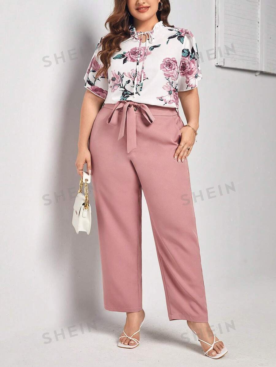 SHEIN Clasi con estampado floral de cuello con cordón Blusa & con cinturón Pantalones