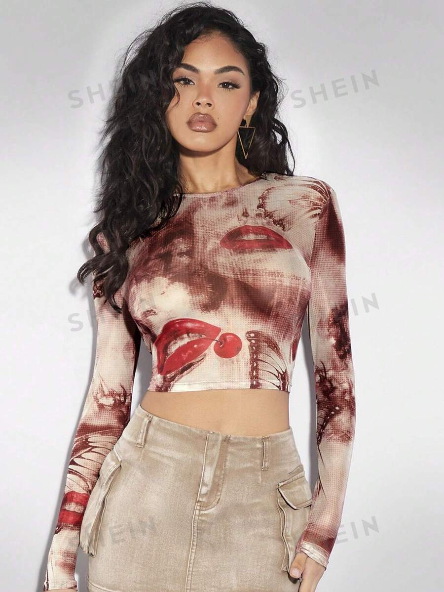 SHEIN BAE Top Largo Transparente Para Mujer Personalizado De Verano Con Patrón Retro Impreso En Labios Y Estilo Fuera De Las Calles Con Mangas Largas Sexys