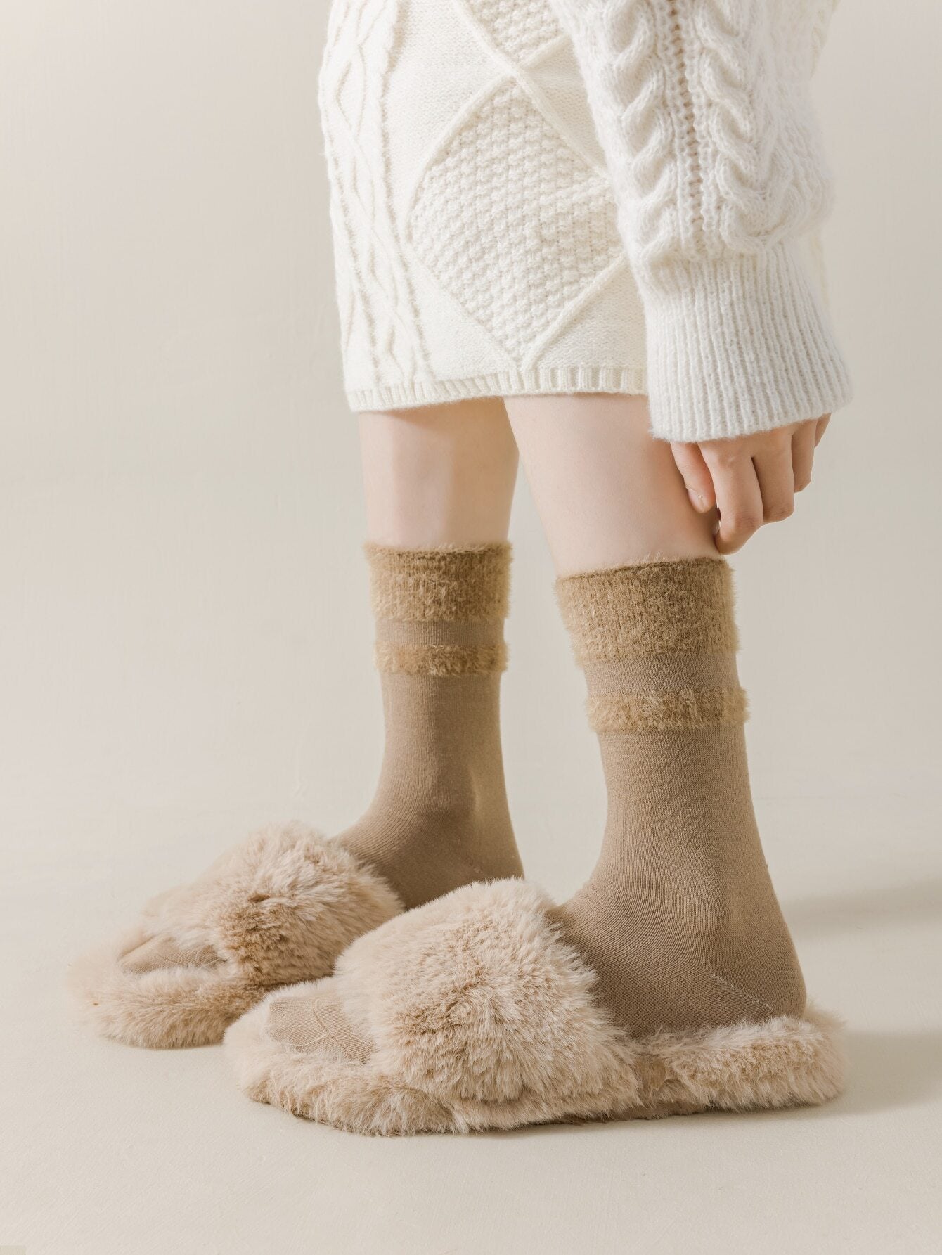 3 pares de calcetines para mujeres, de unicolor, respirables y cálidos con peluche, nuevos lanzamientos de otoño, calcetines esponjosos