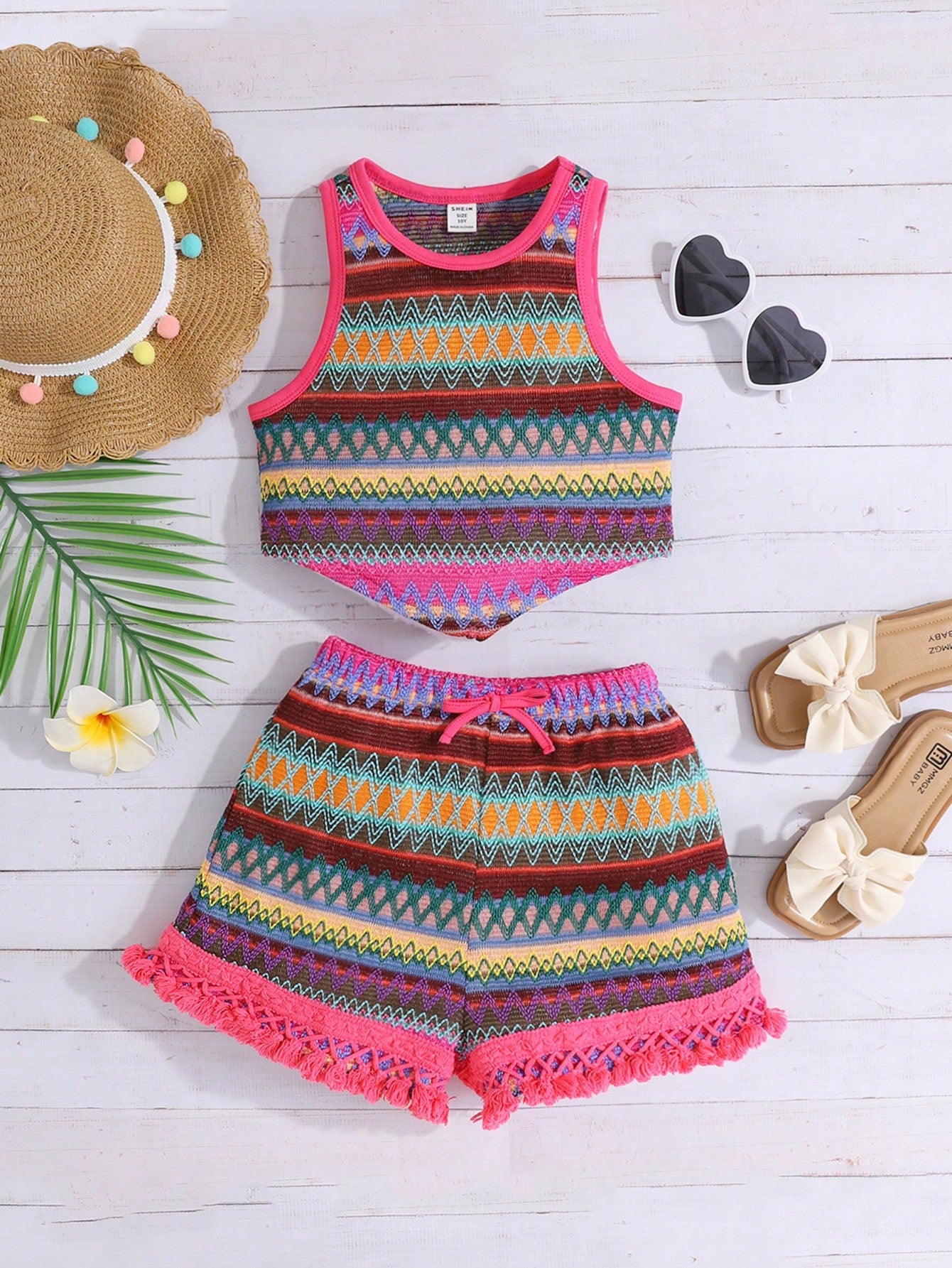 Conjunto de top de tirantes sin mangas de cuello redondo y pantalones cortos con dobladillo asimétrico para niña preadolescente de vacaciones