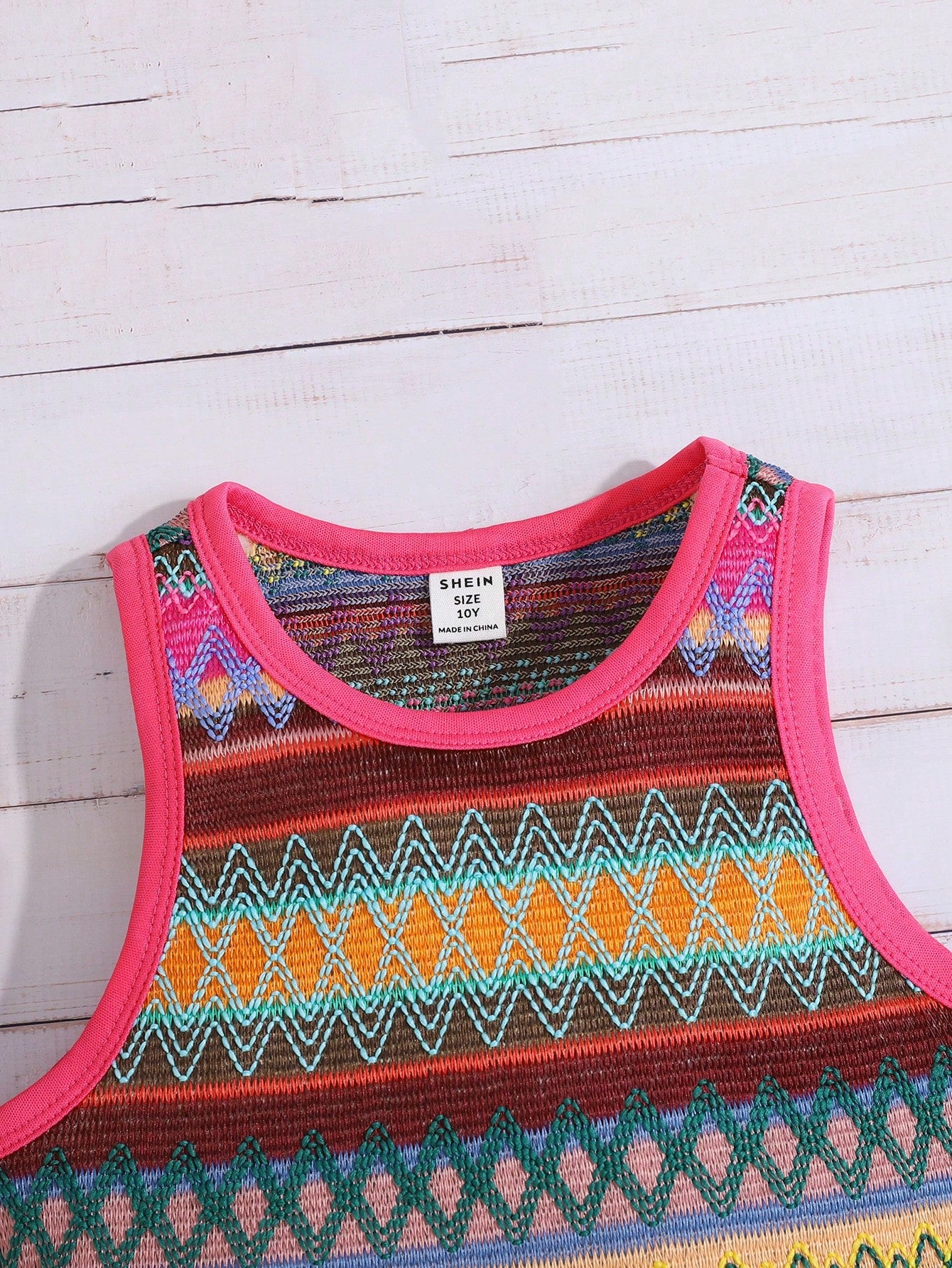 Conjunto de top de tirantes sin mangas de cuello redondo y pantalones cortos con dobladillo asimétrico para niña preadolescente de vacaciones