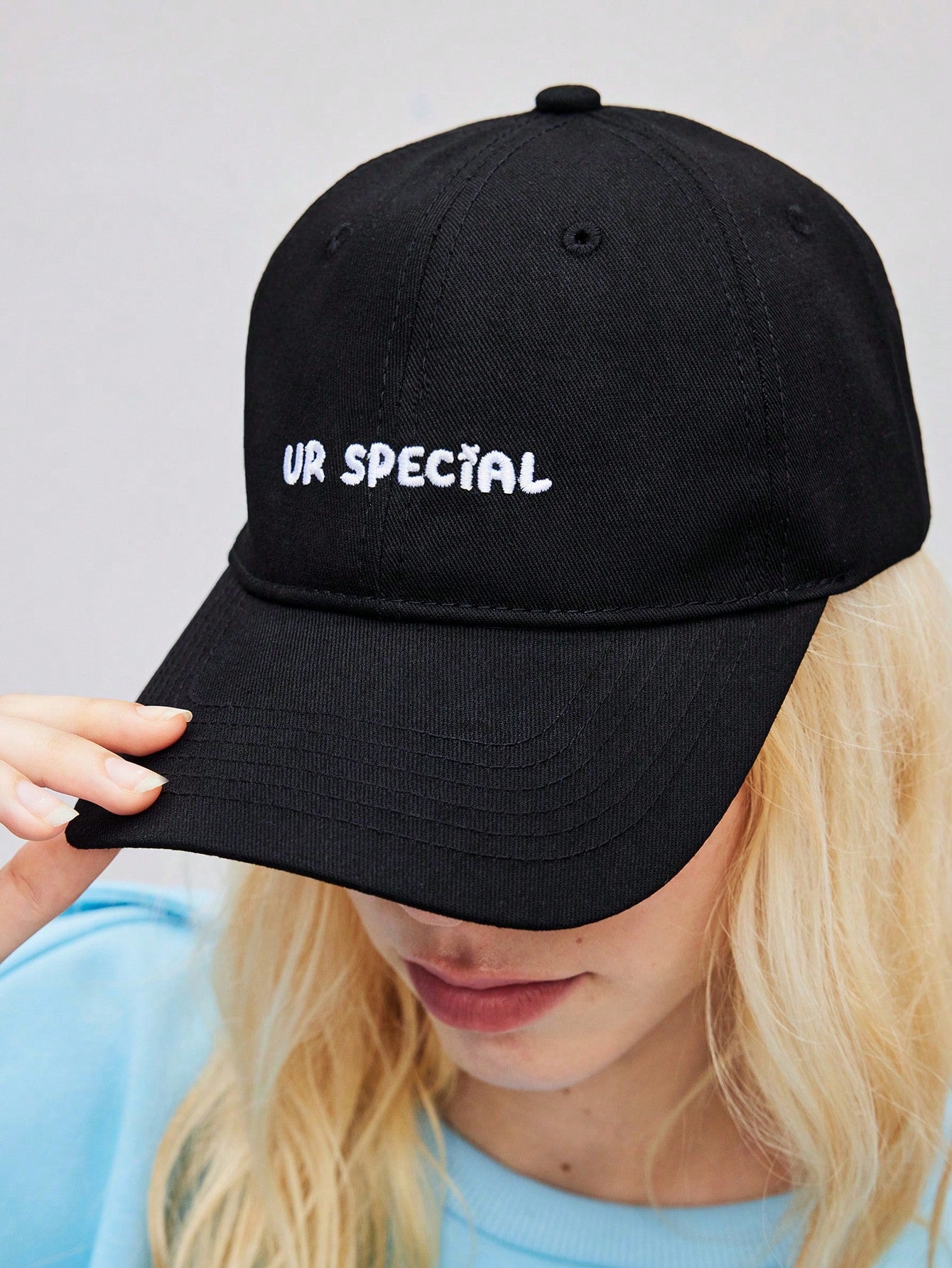 Coolman Gorra de béisbol casual con estampado de letras para mujer artista, para uso diario, vacaciones, Año Nuevo, vacaciones, primavera