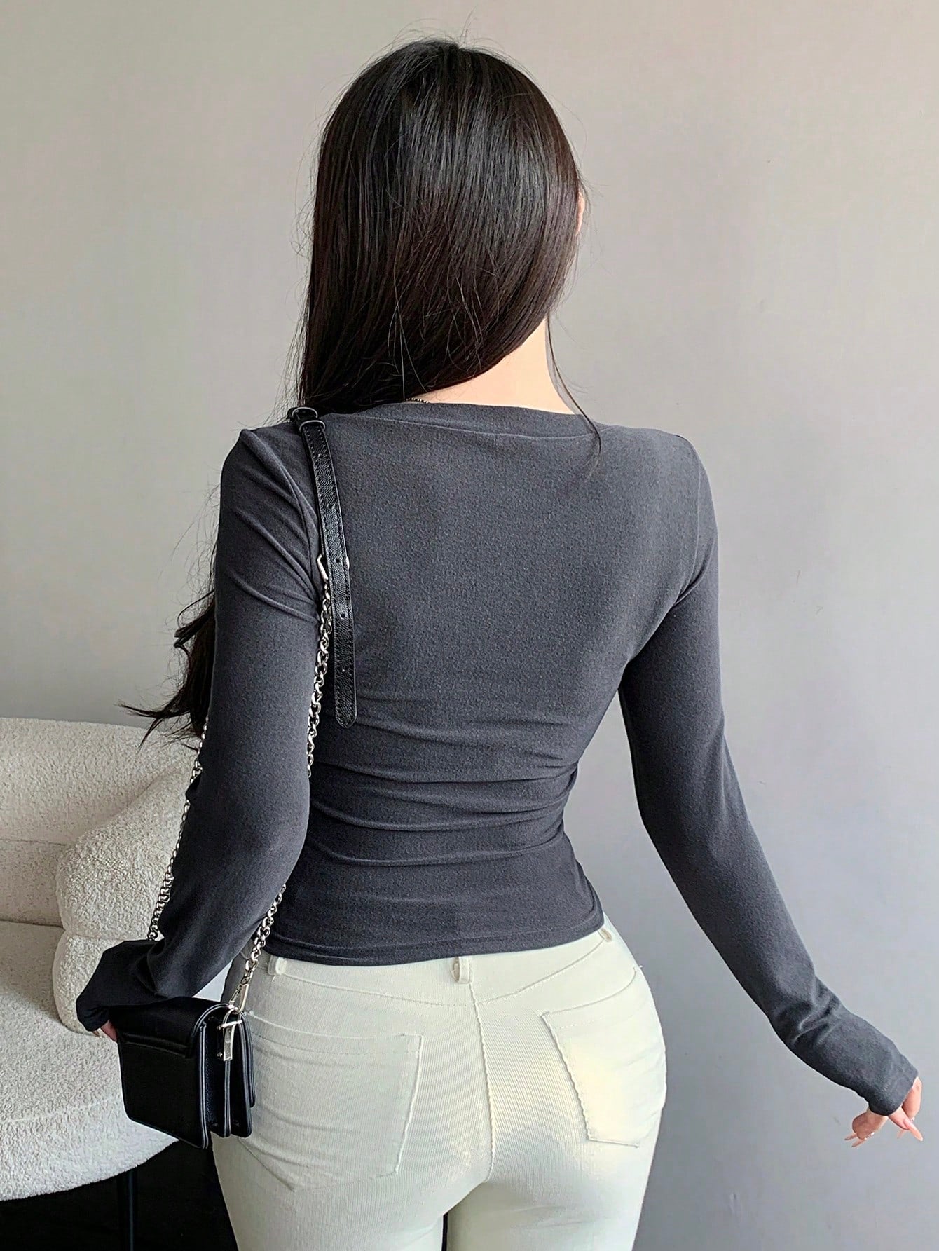 DAZY Camiseta Ajustada De Manga Larga Para Mujer Con Cuello En V De Color Sólido