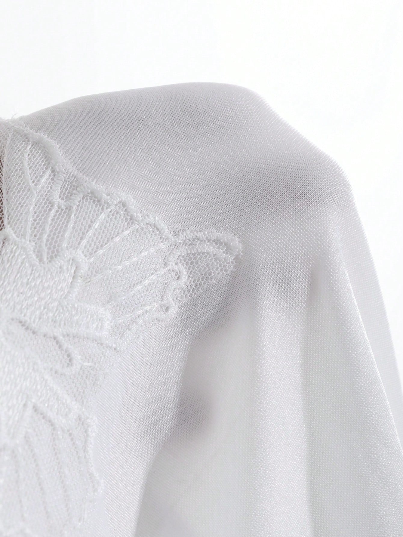 DAZY Camiseta ajustada de mujer con decoración de mariposa estilo ballet, ropa de vuelta al colegio con mangas largas para mujer