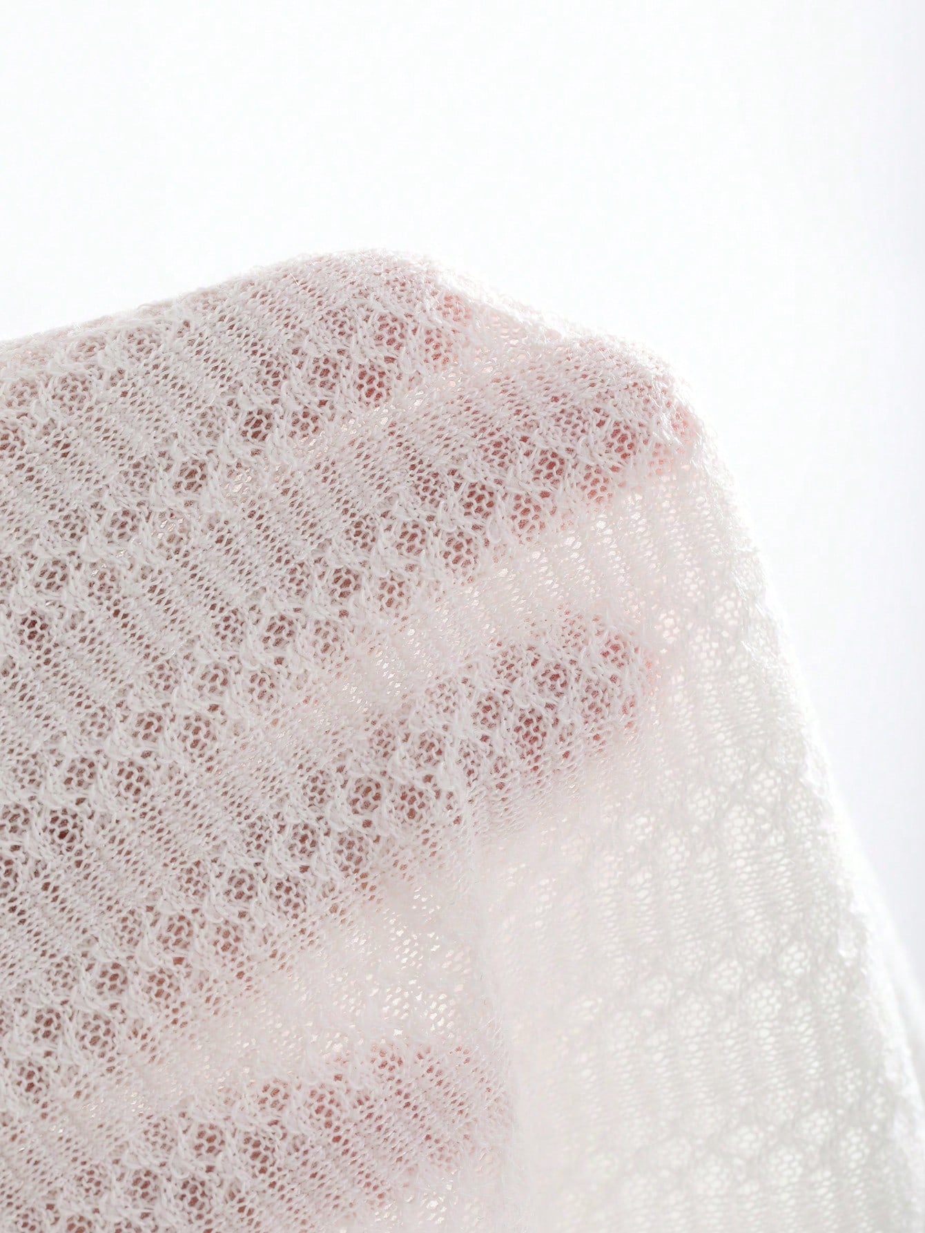 DAZY Camiseta ajustada de verano para mujer con escote palabra de honor, manga corta y hombros descubiertos, con detalle de nudo retorcido, top corto para mujer