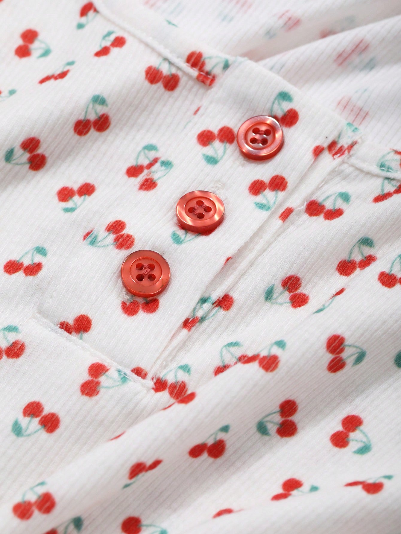 DAZY Camiseta ajustada para mujer con estampado de plantas en todo el diseño, top floral lindo para primavera/verano