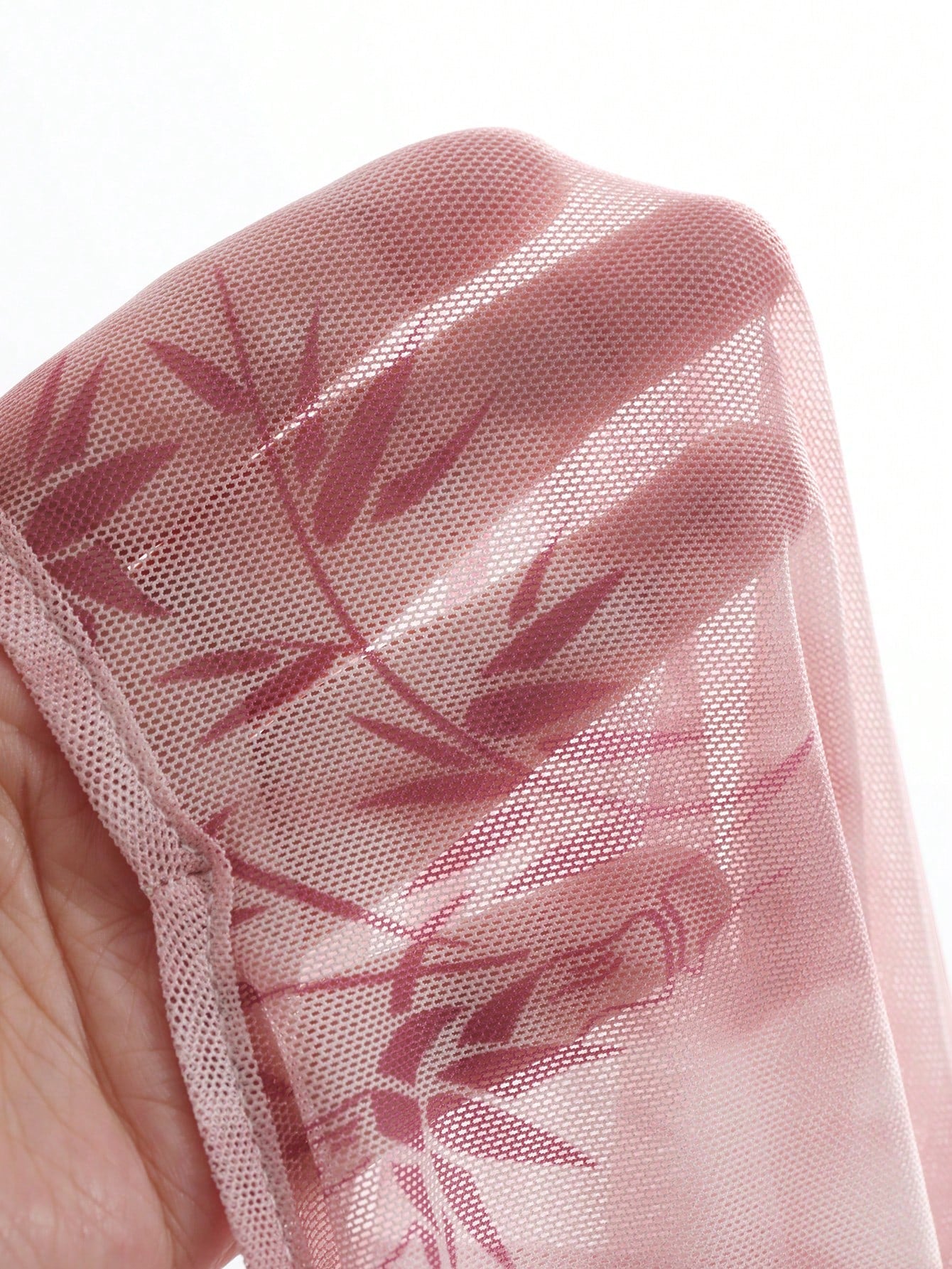 DAZY Camiseta de malla transparente con estampado floral y ajuste delgado sin mangas para mujer