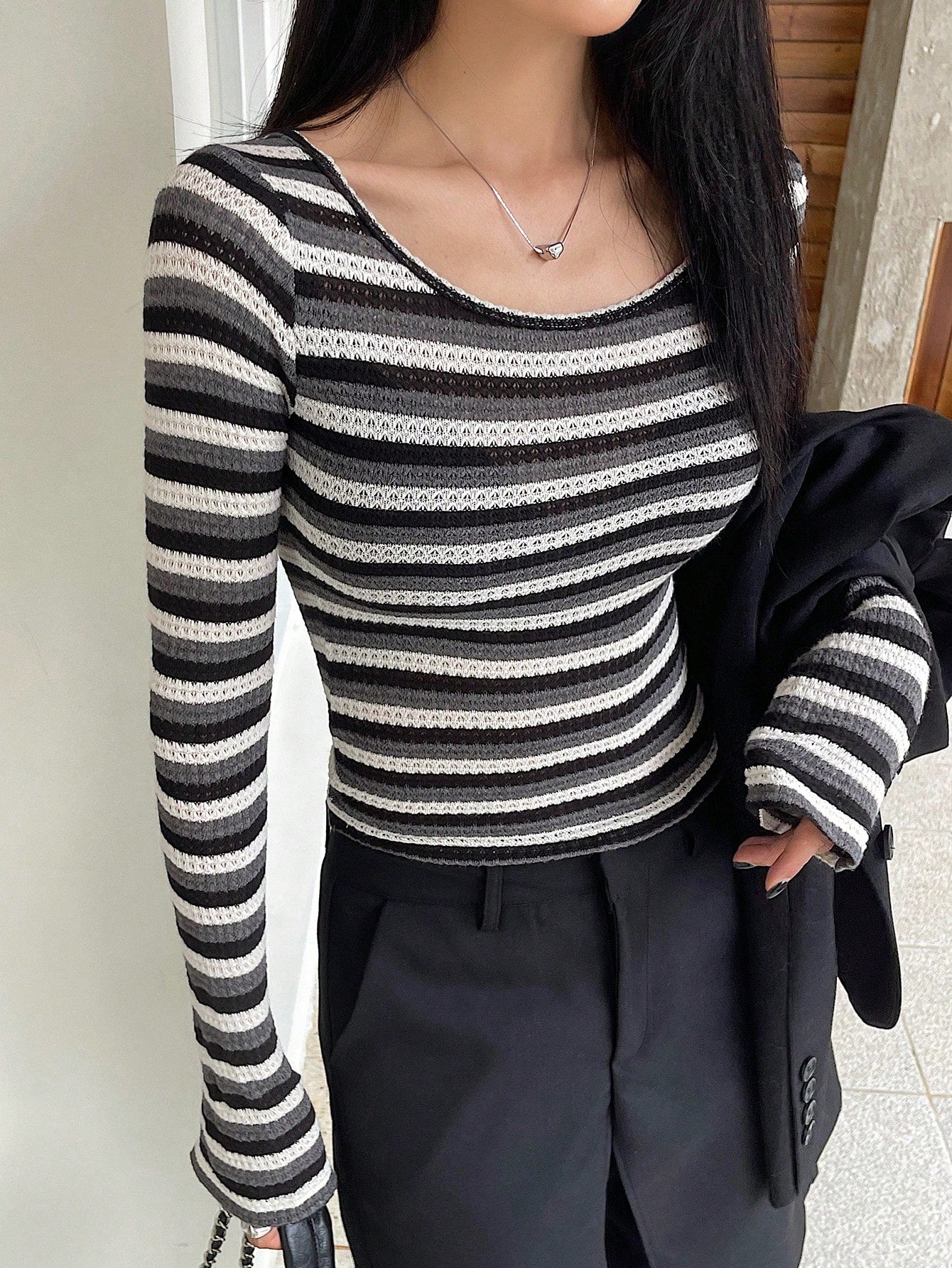DAZY Camiseta de manga larga de cuello redondo a rayas para mujer, uso casual de todos los días