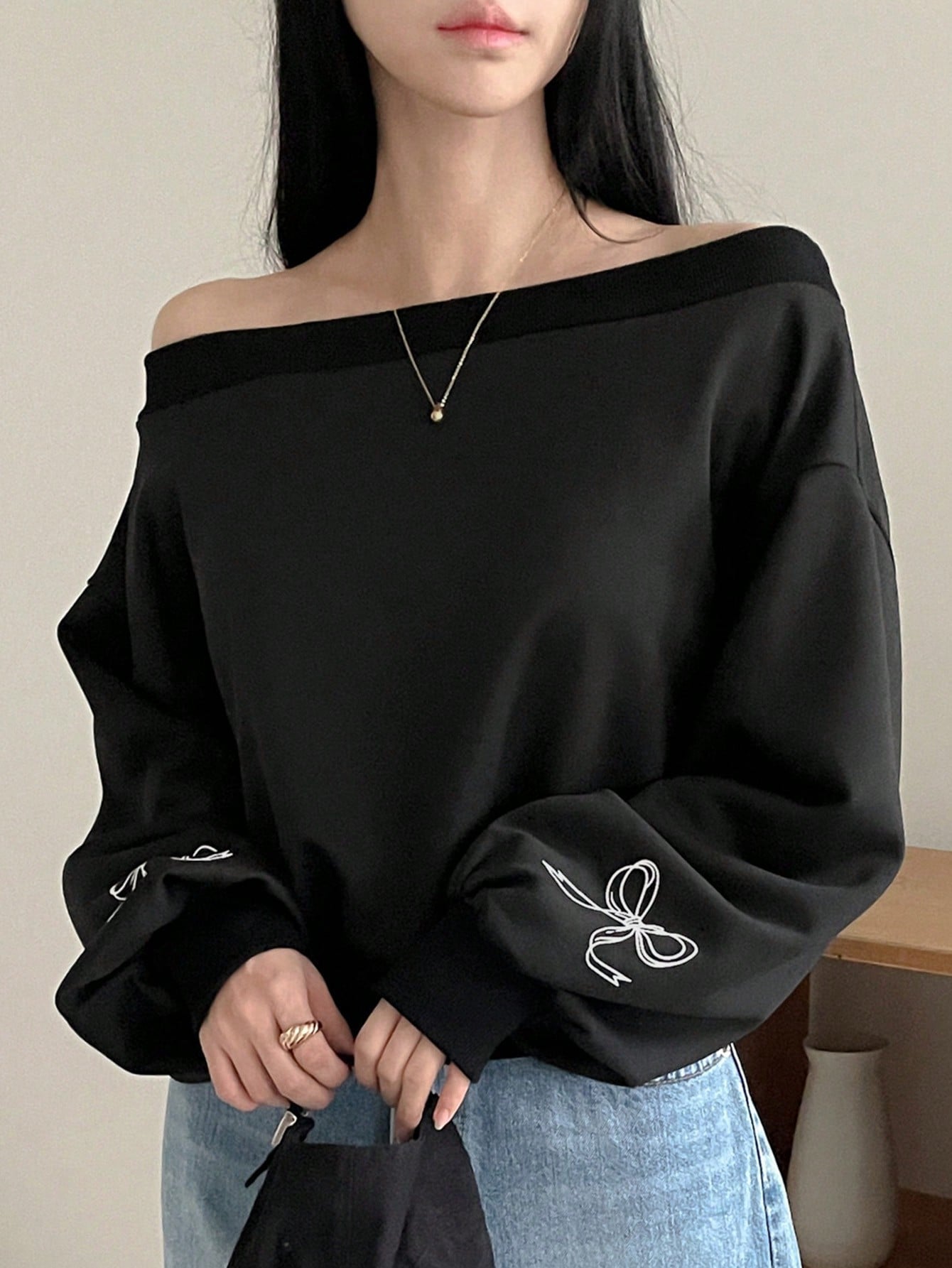 DAZY Sudadera casual con hombros descubiertos para mujer, nueva colección de otoño
