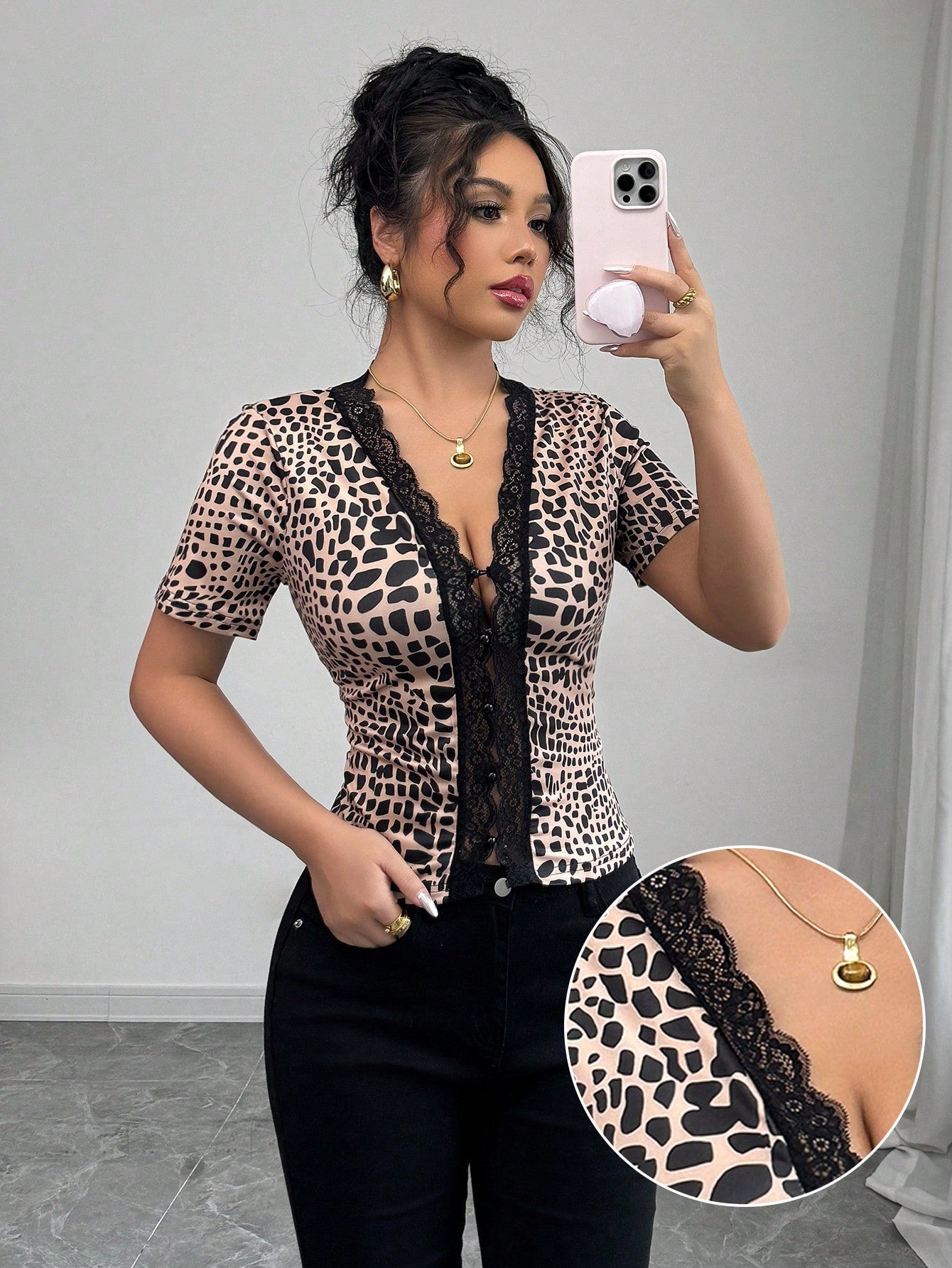 Elenzga Camiseta de manga corta con ajuste ceñido, con decoración de encaje y estampado de lunares, con parches y botones, adecuada para uso diario, salidas, vacaciones, estilo bohemio