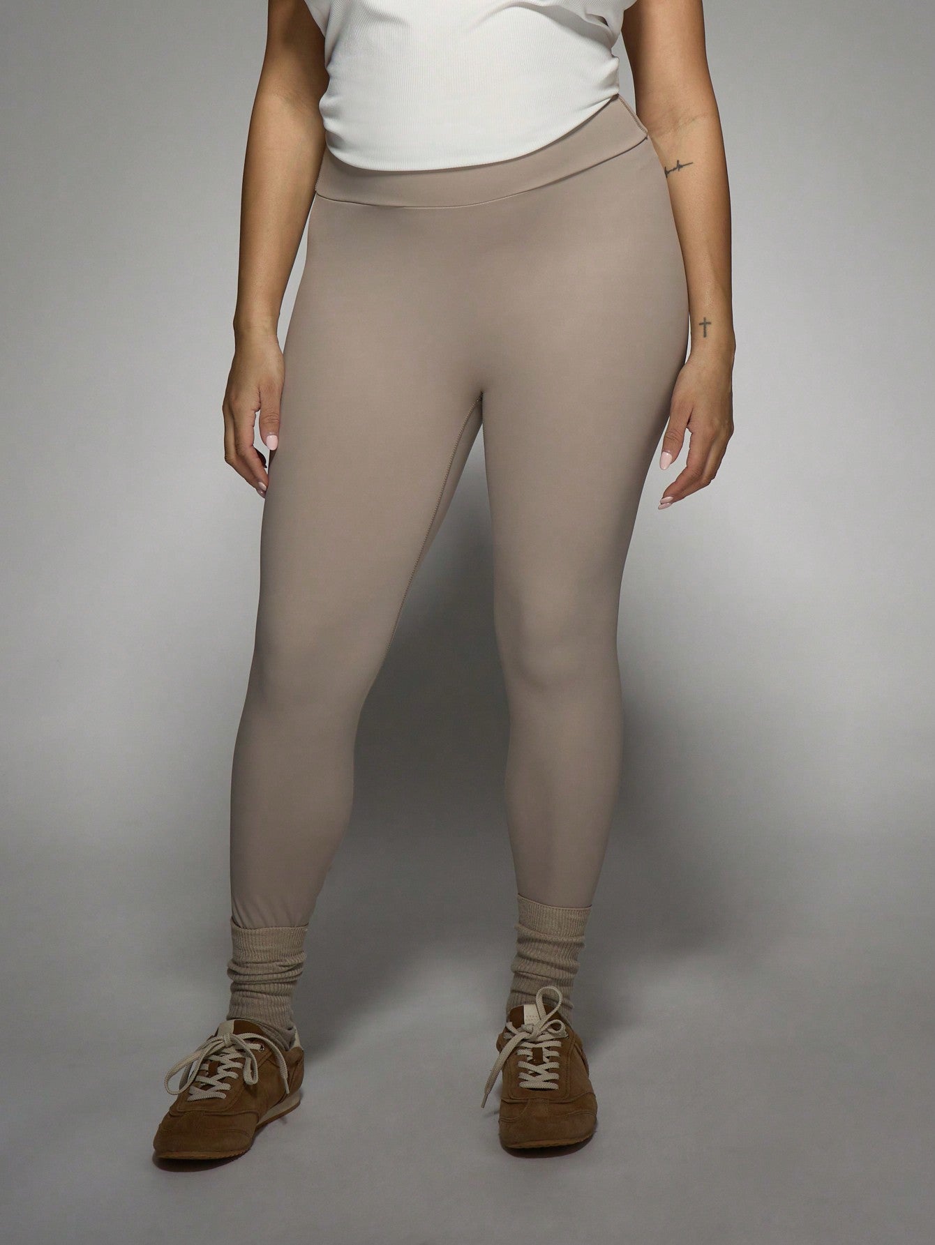 MISSGUIDED Leggings de cintura alta con compresión y detalle fruncido en el tobillo, pantalones deportivos para yoga, running, entrenamiento, con rendimiento de absorción de humedad