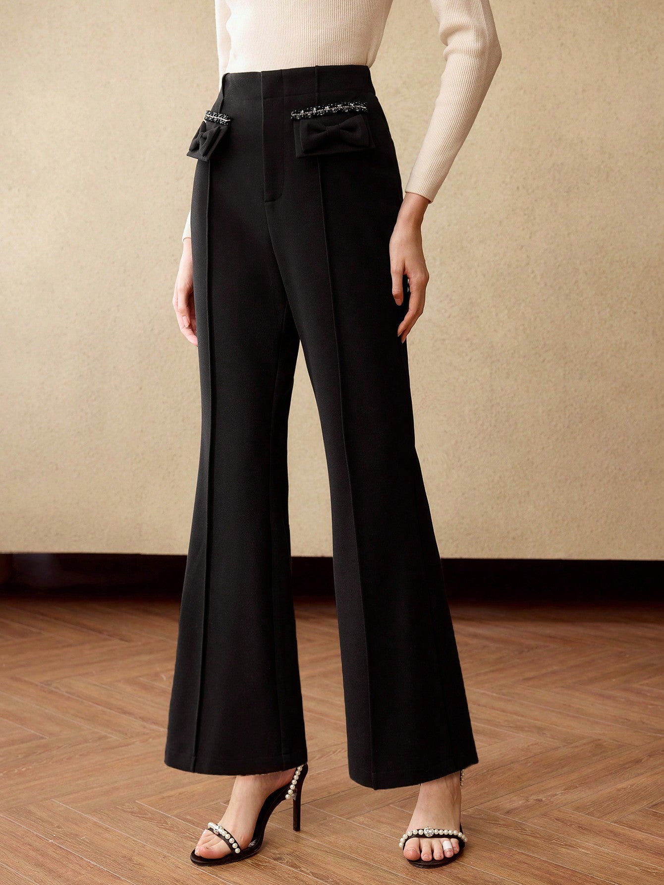MOTF PREMIUM Pantalones de traje acampanados con detalle de solapa con lazo de cinta de contraste y costura delantera