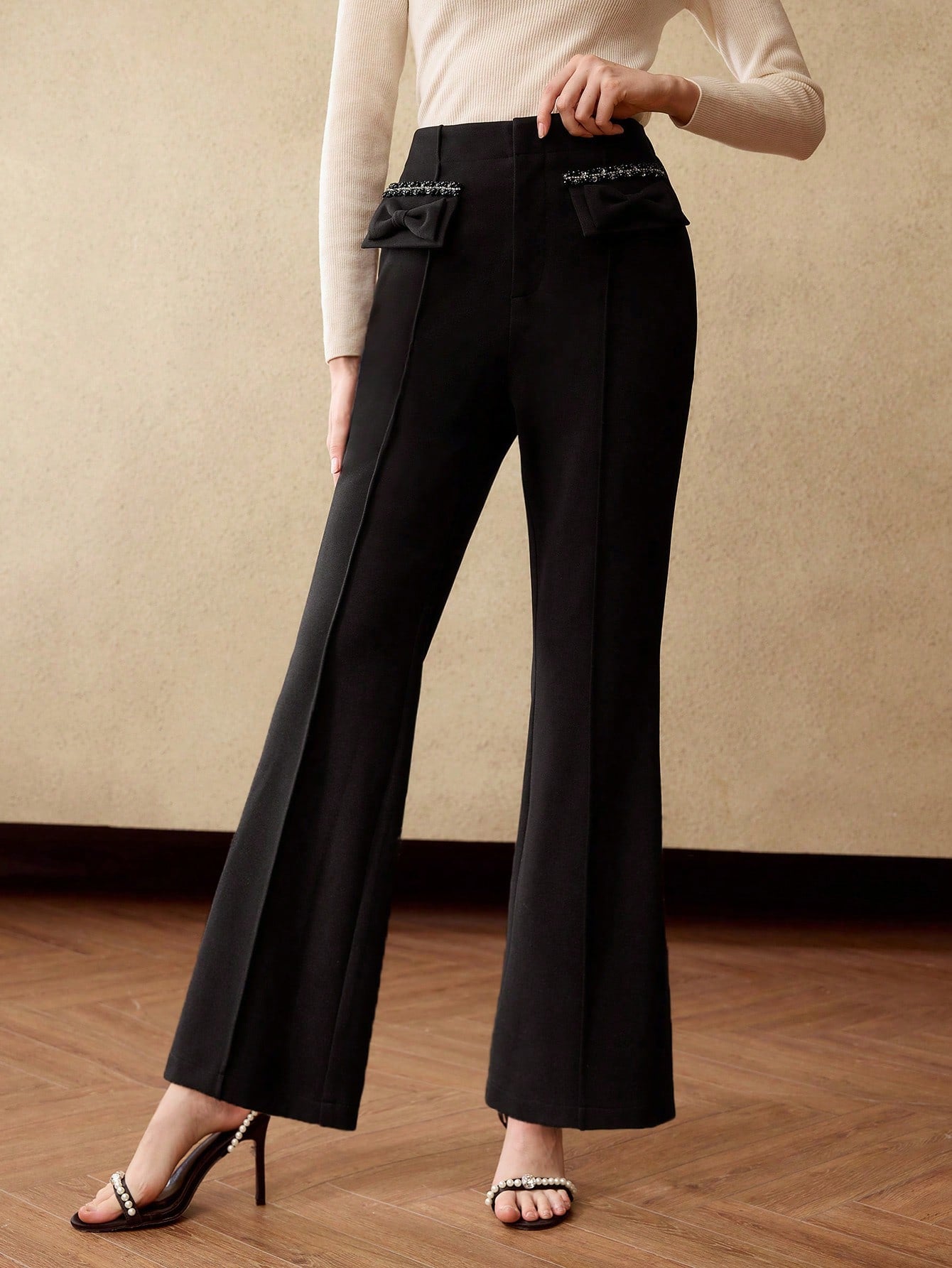 MOTF PREMIUM Pantalones de traje acampanados con detalle de solapa con lazo de cinta de contraste y costura delantera
