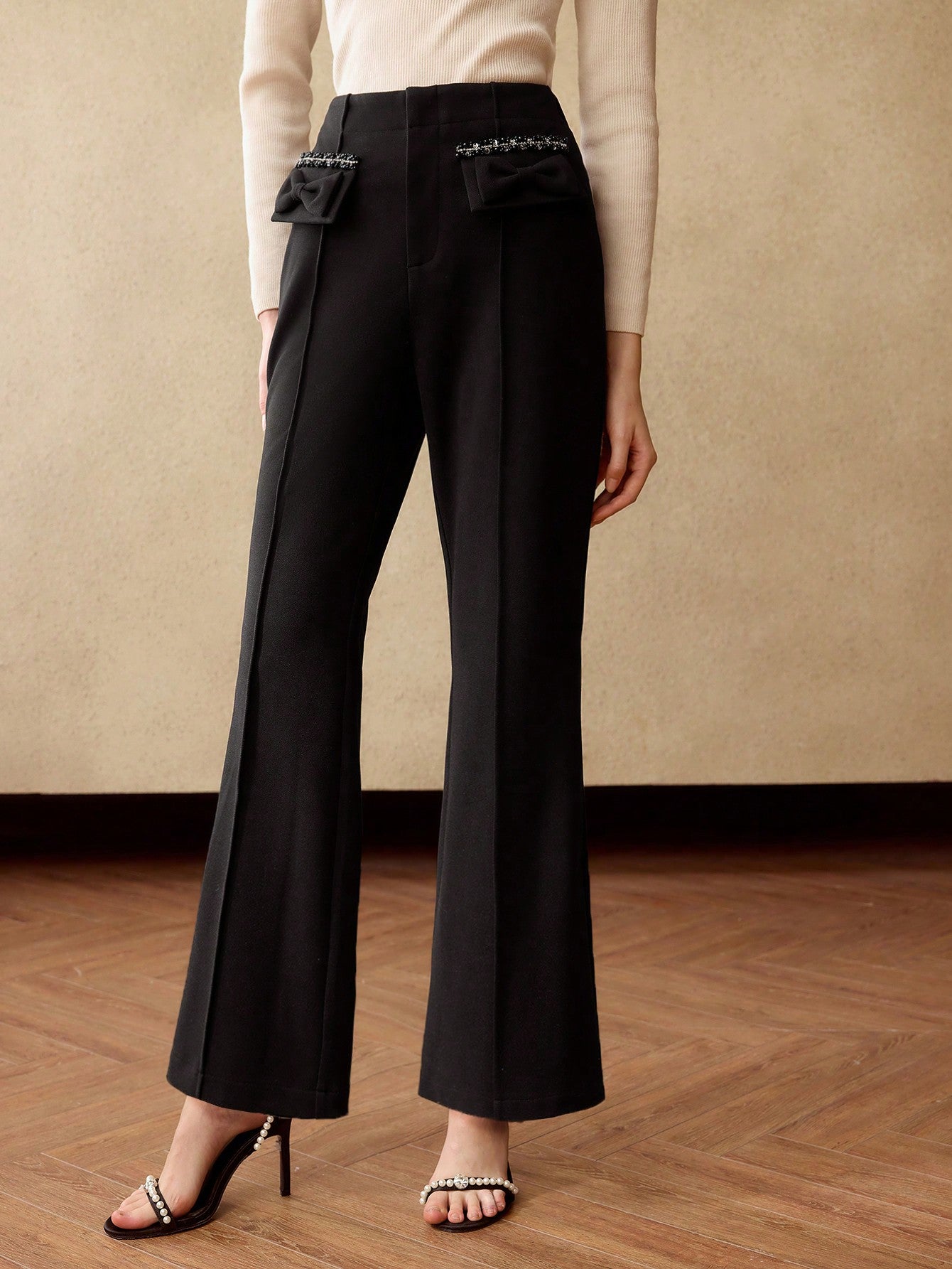 MOTF PREMIUM Pantalones de traje acampanados con detalle de solapa con lazo de cinta de contraste y costura delantera