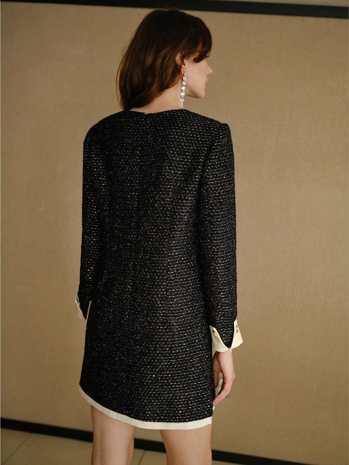 MOTF STUDIO Vestido midi con detalle de solapa y ribete de contraste en tweed, atuendo para Año Nuevo