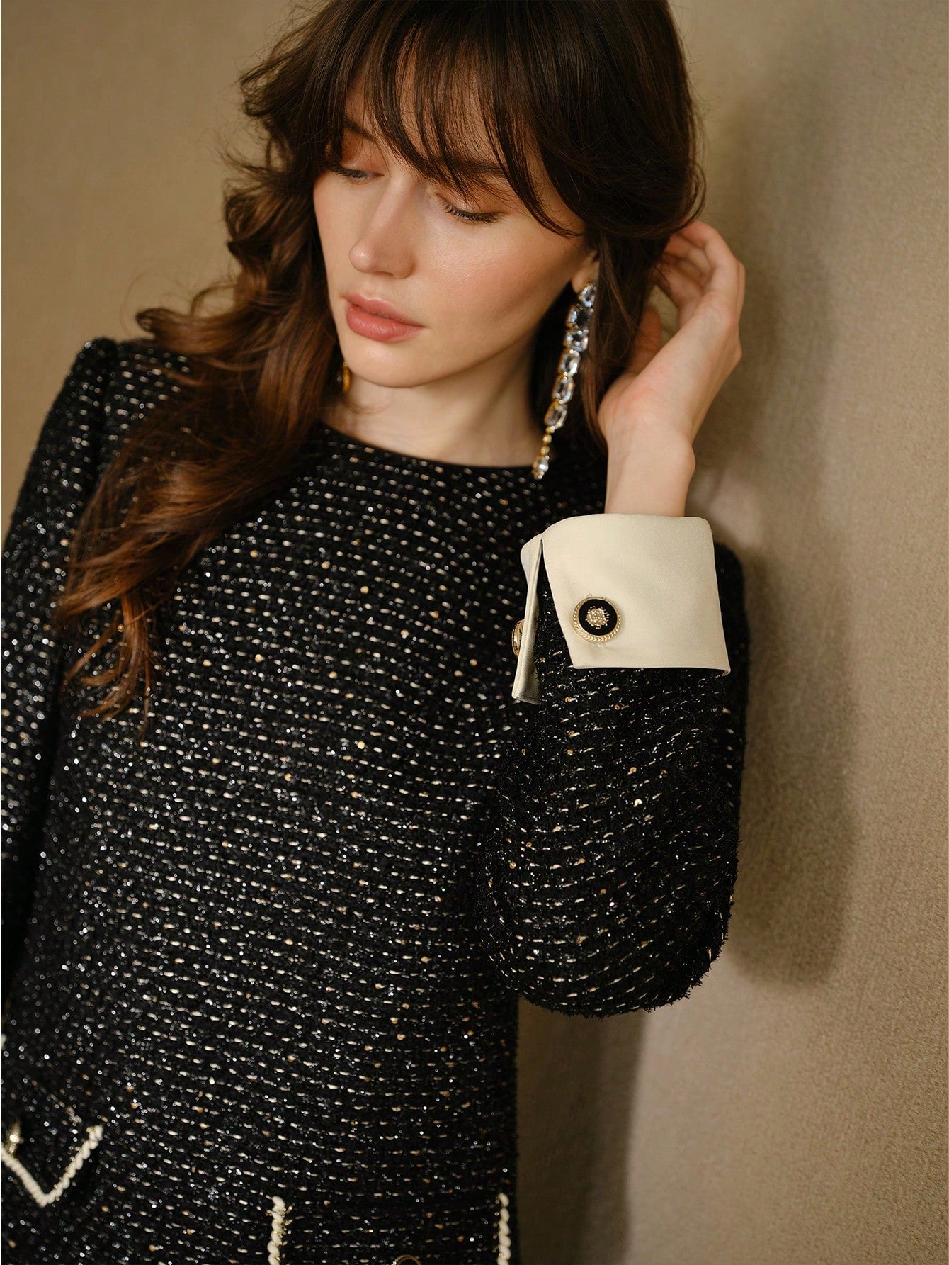 MOTF STUDIO Vestido midi con detalle de solapa y ribete de contraste en tweed, atuendo para Año Nuevo