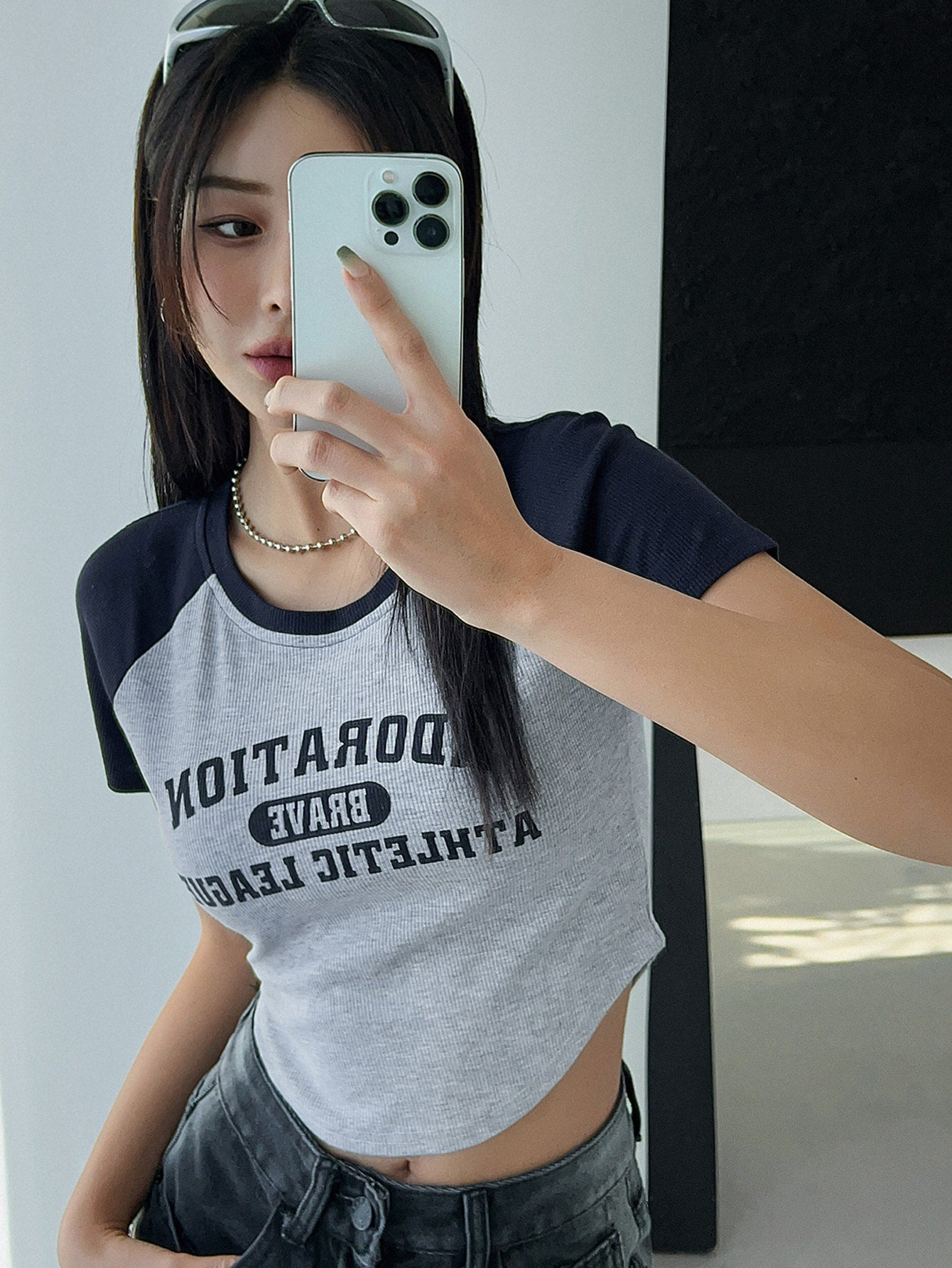 DAZY Camiseta con estampado de letra en contraste de manga raglán