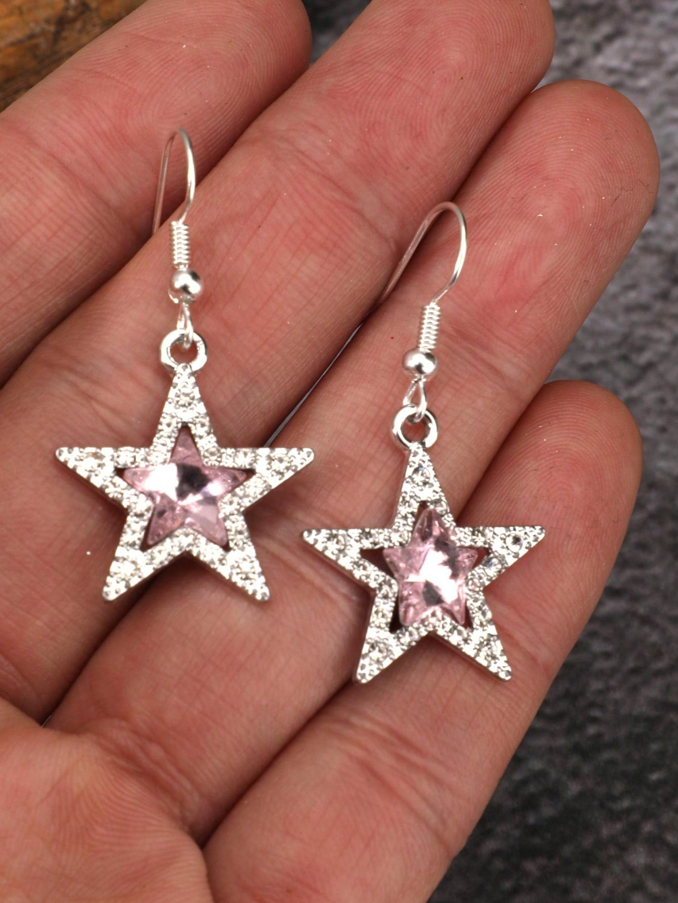 ROMWE Goth 1 Par De Pendientes Retro Con Estilo Gótico Rock En Forma De Estrella Con Detalles De Diamantes De Imitación