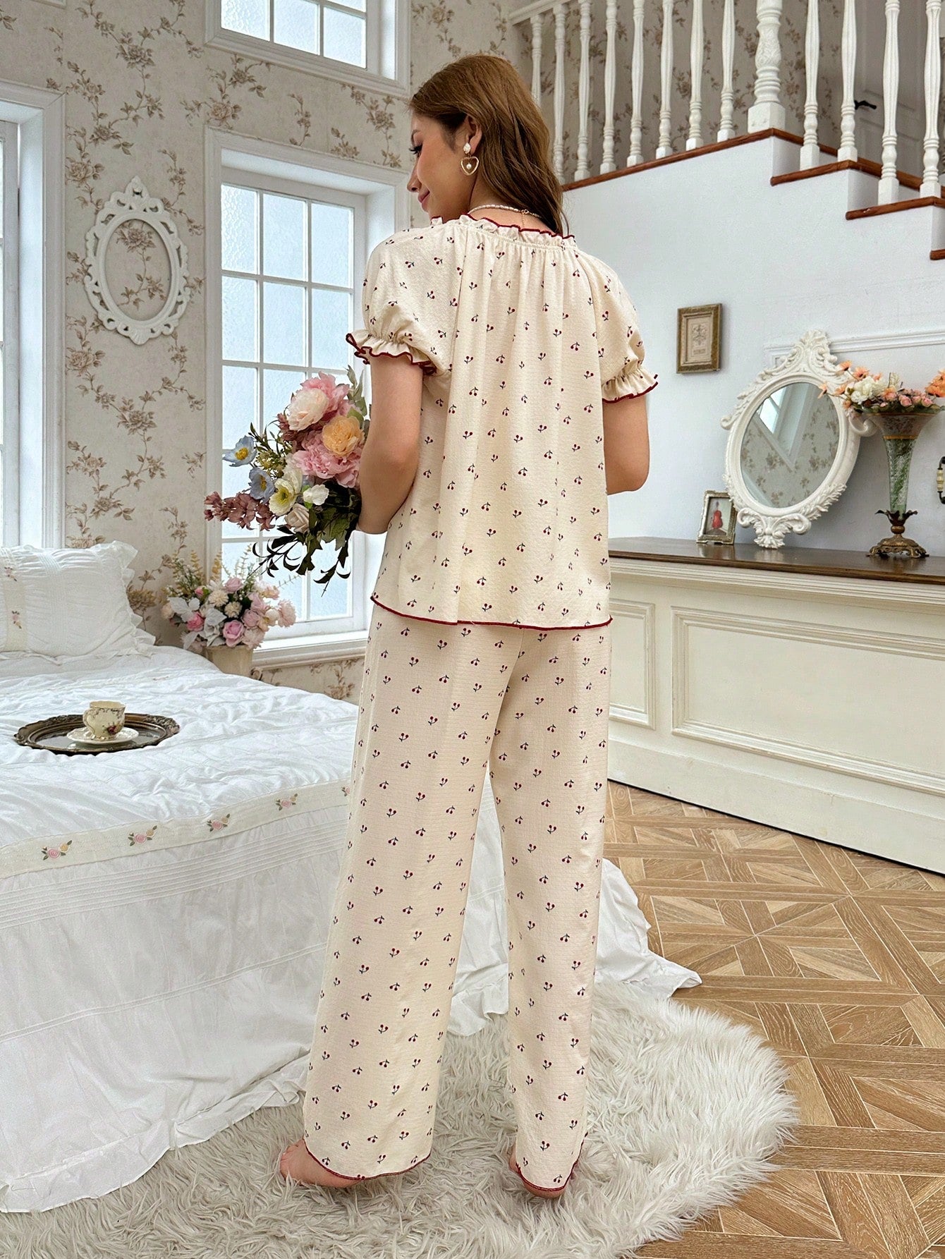 Conjunto de pijama de manga abullonada y estampado de cerezas para mujer con bloques de color