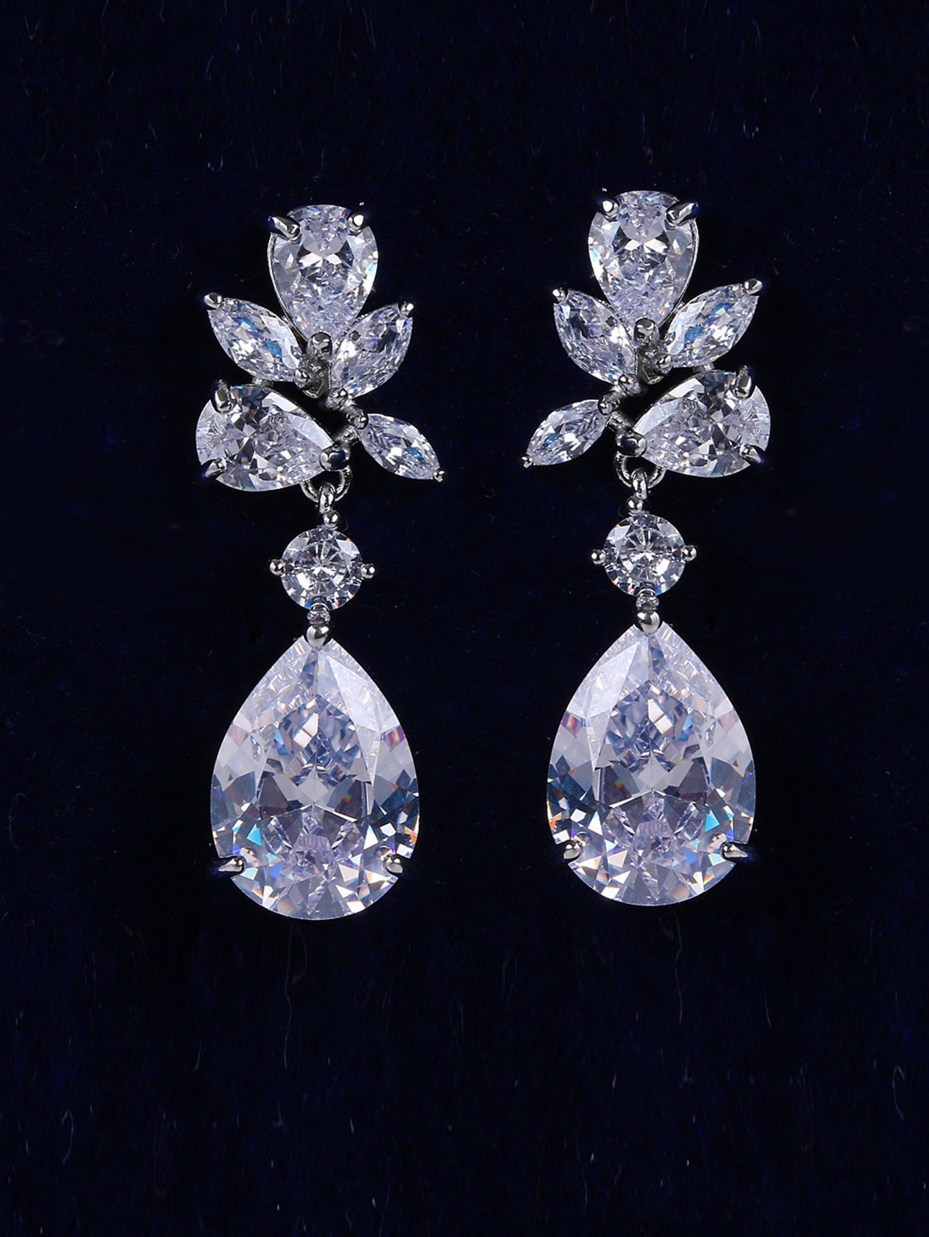 1 par de aretes de lujo con decoración de rhinestones con forma de gota de agua para novia, para boda, real, Halloween