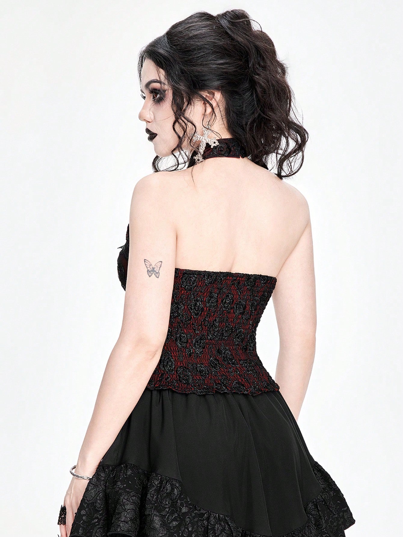 ROMWE Goth Top de tirantes asimétrico para mujer con cuello cruzado de encaje sexy y colgante, con dobladillo asimétrico