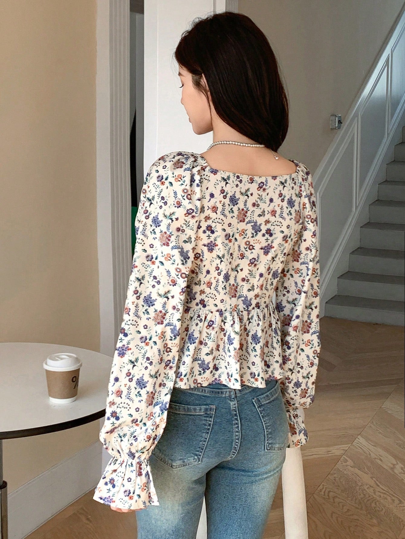DAZY Blusa De Estampado Floral Para Mujer Con Volantes En El Dobladillo Y Mangas De Linterna