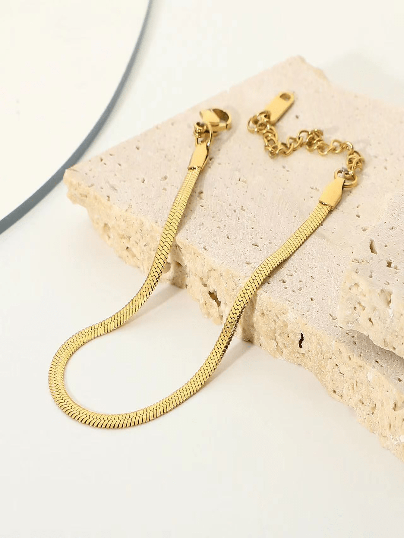 Camhanno 1 pieza de pulsera sencilla y casual de acero inoxidable con diseño de serpiente plana redonda, adecuada para uso diario, regalo para parejas