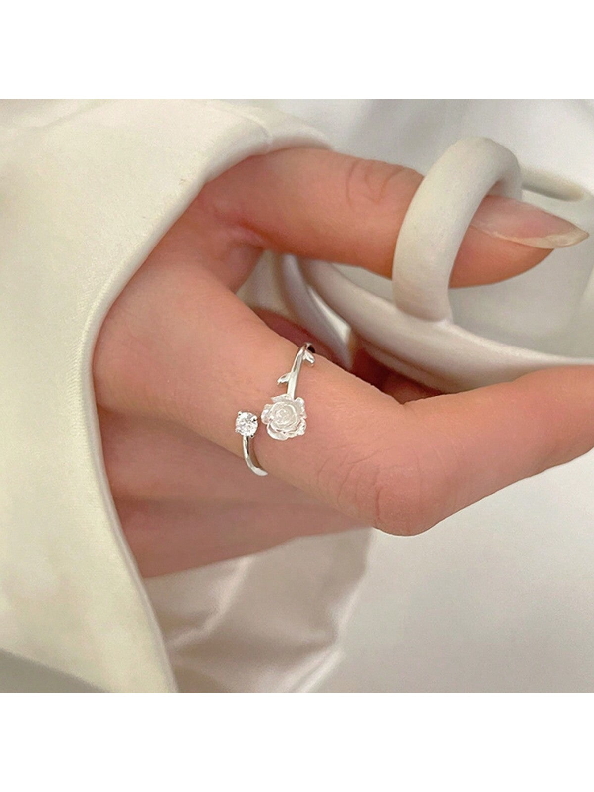 1 pieza Anillo ajustable con forma de rosa de la flor de camelia con espinas, estilo corazón, diseño original, para mujeres, anillos a juego para hermanas, San Valentín