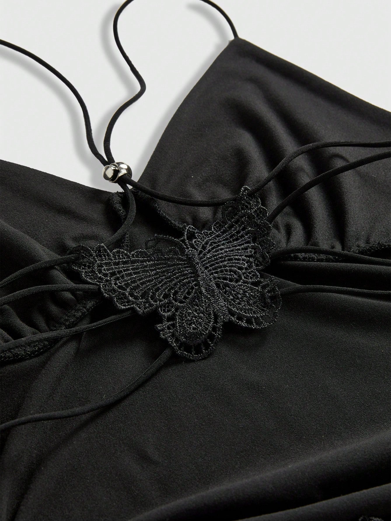 ROMWE Vestido de mujer sexy ajustado con pliegues, sin espalda y corbata de mariposa