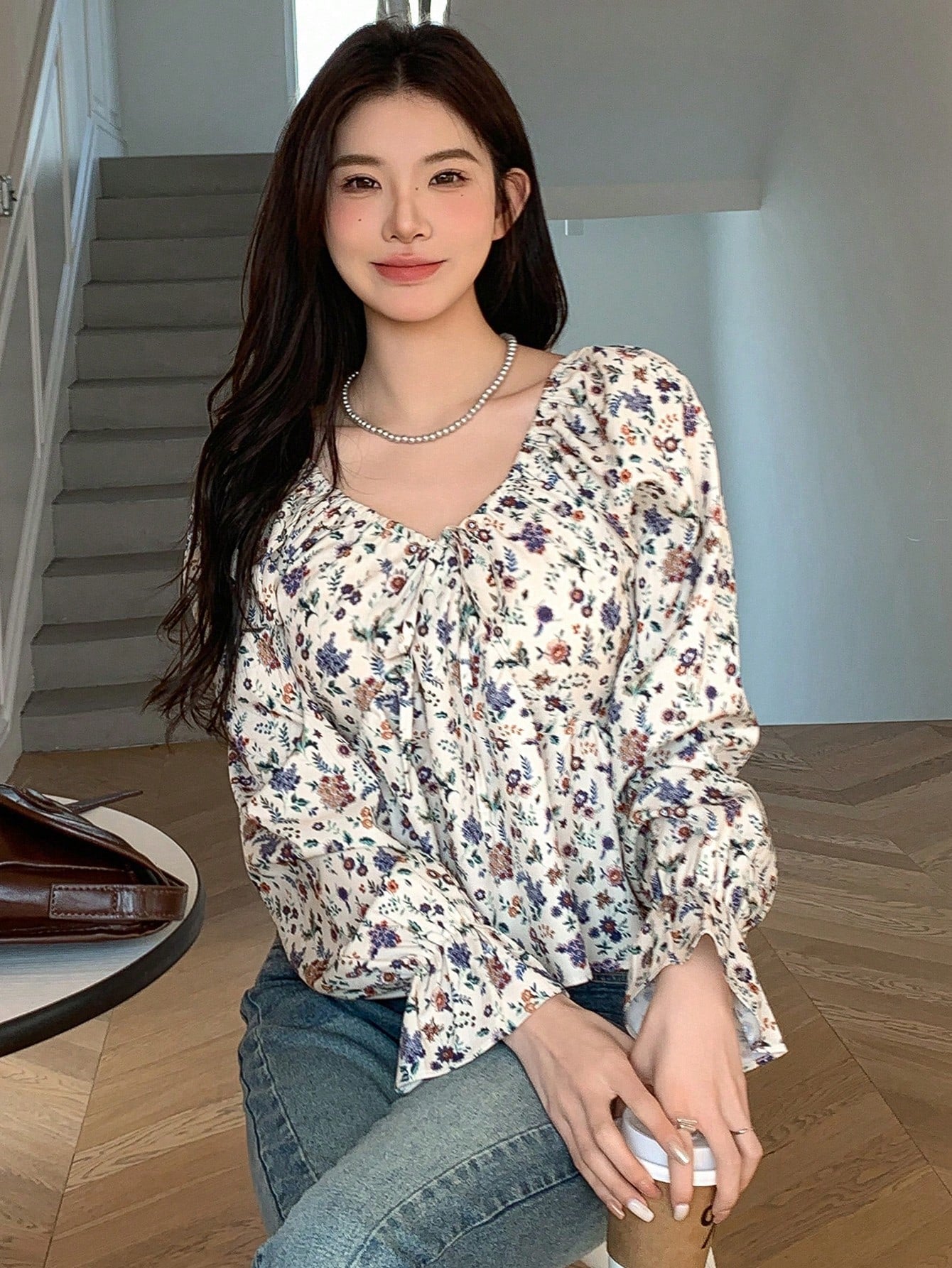DAZY Blusa De Estampado Floral Para Mujer Con Volantes En El Dobladillo Y Mangas De Linterna