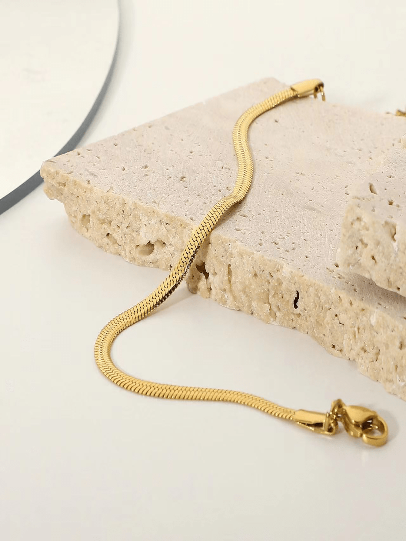 Camhanno 1 pieza de pulsera sencilla y casual de acero inoxidable con diseño de serpiente plana redonda, adecuada para uso diario, regalo para parejas