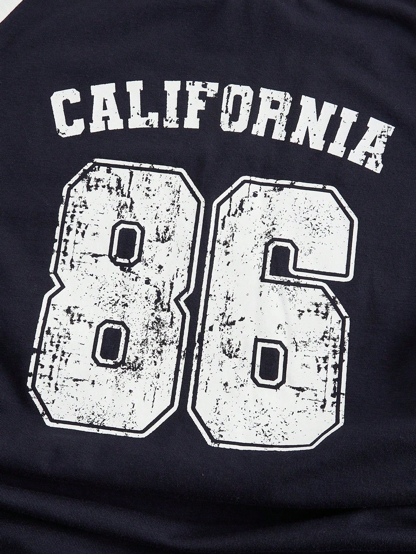 ROMWE Camiseta de manga larga de ajuste ceñido con estilo deportivo retro, estampado de letras en mangas raglán y cintura ajustada