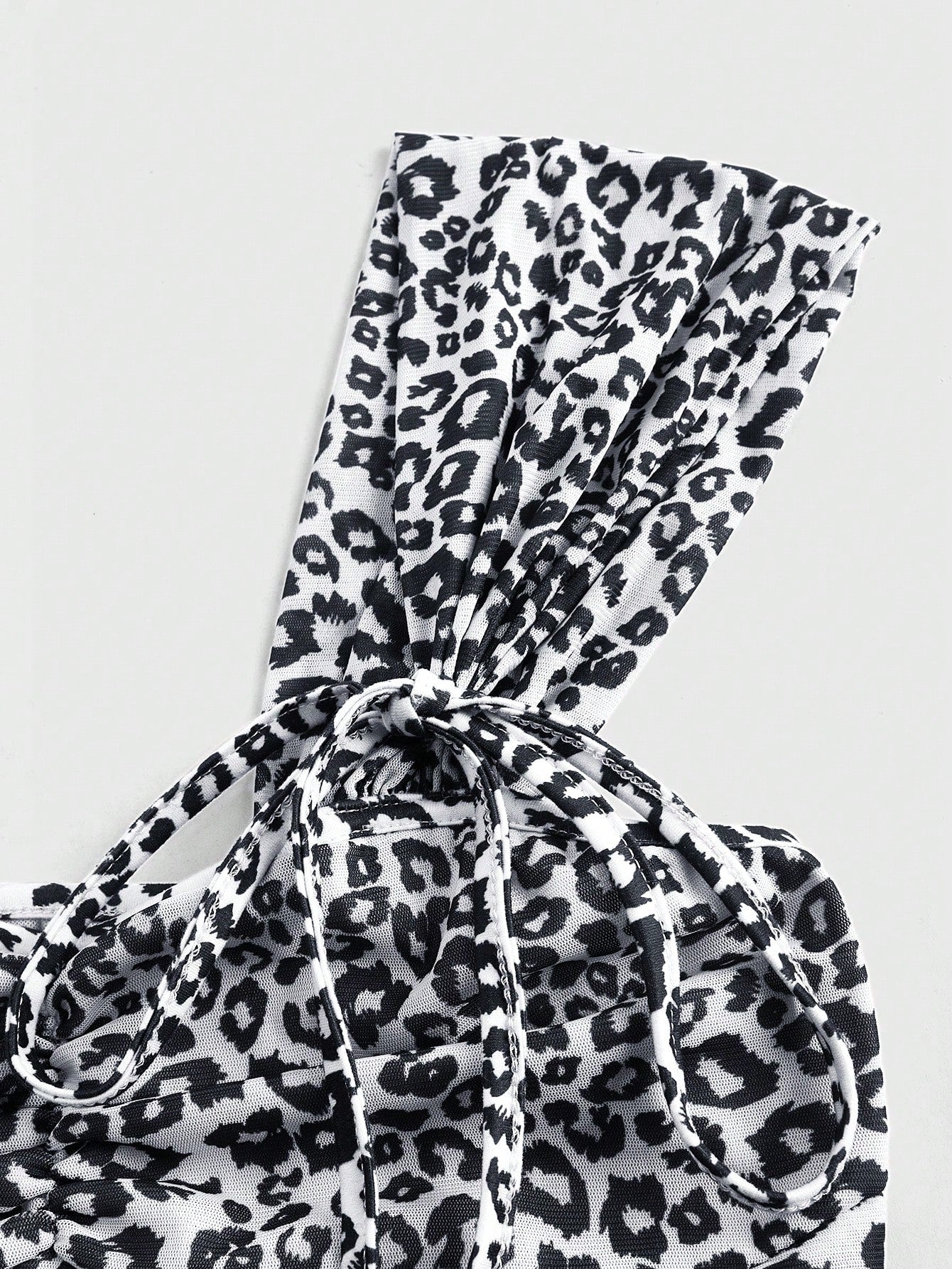 ROMWE J-Fashion Top de malla elástico ajustado con cuello de barco, lazo y estampado de leopardo sexy y de tendencia para mujeres maduras