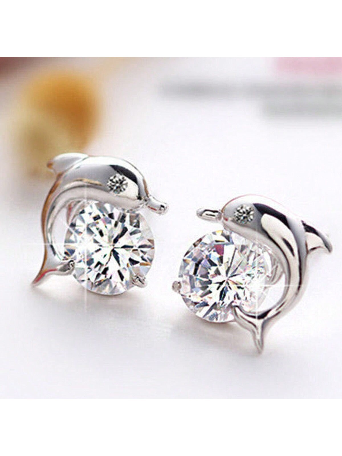 Joyería de moda pequeña - Pendientes de aro de delfín de circonia para exportación