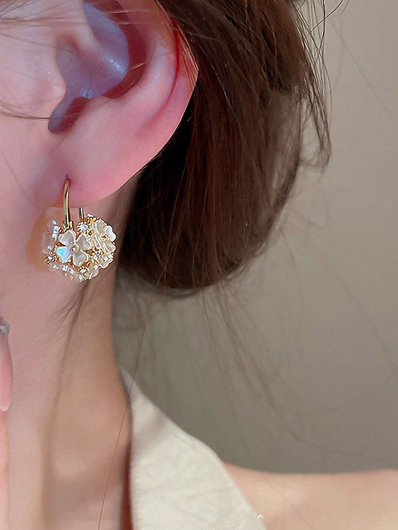 1 Par De Aretes De Lujo Y Moda Con Forma De Flores En Estilo De Bosque, Esfera Incrustada Con Diamantes De Imitación