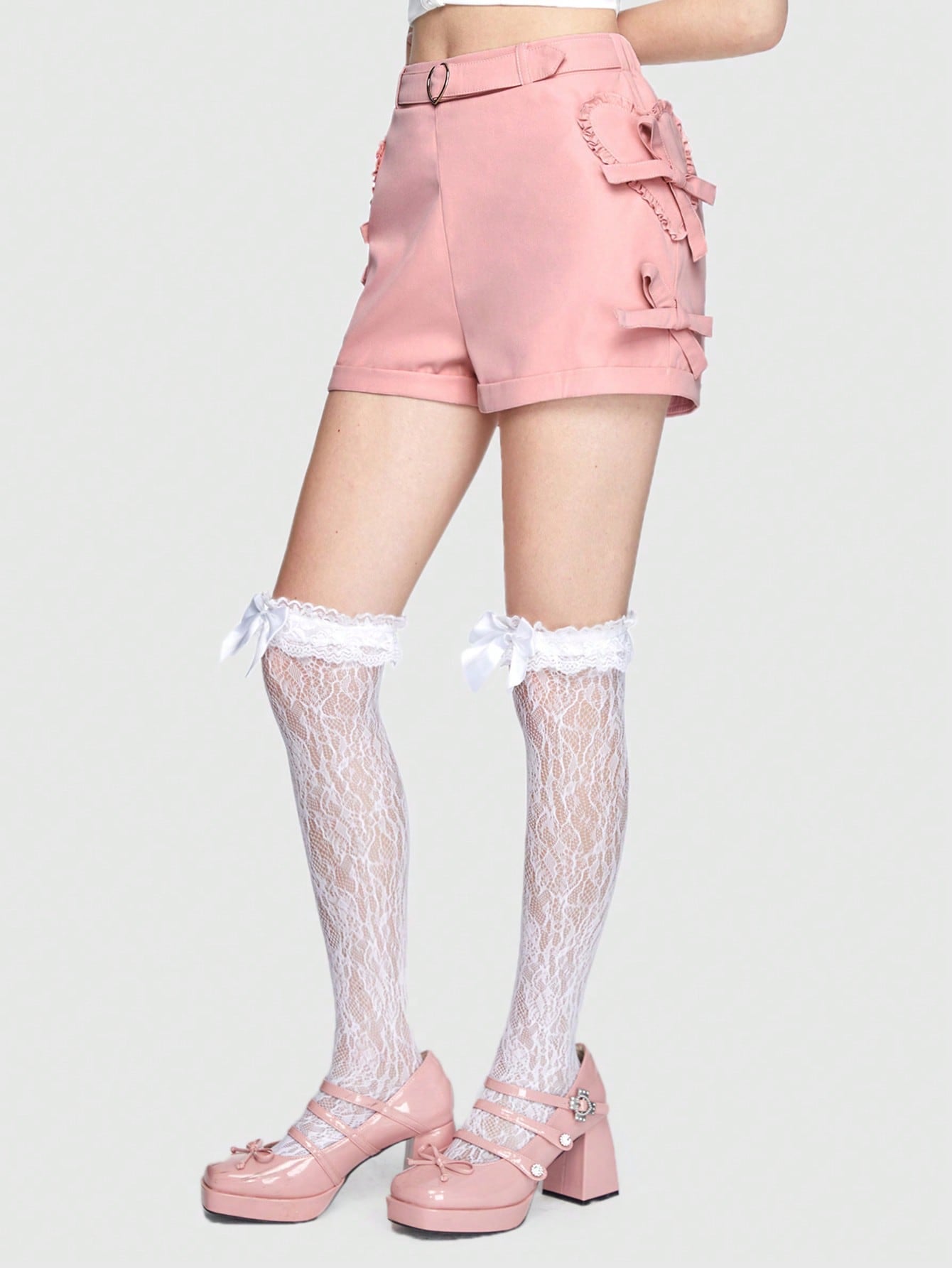 Sweetness Shorts con cinturón y adorno de volantes con lazo