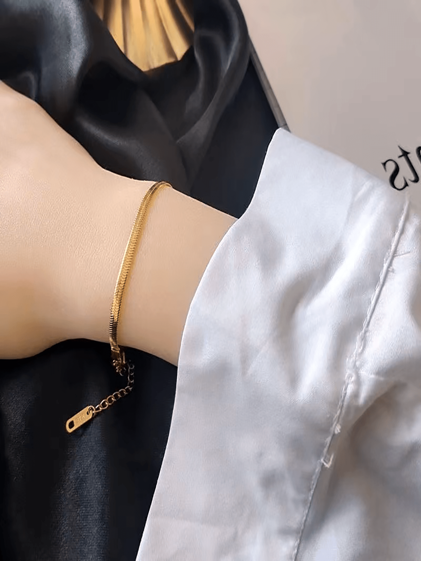 Camhanno 1 pieza de pulsera sencilla y casual de acero inoxidable con diseño de serpiente plana redonda, adecuada para uso diario, regalo para parejas