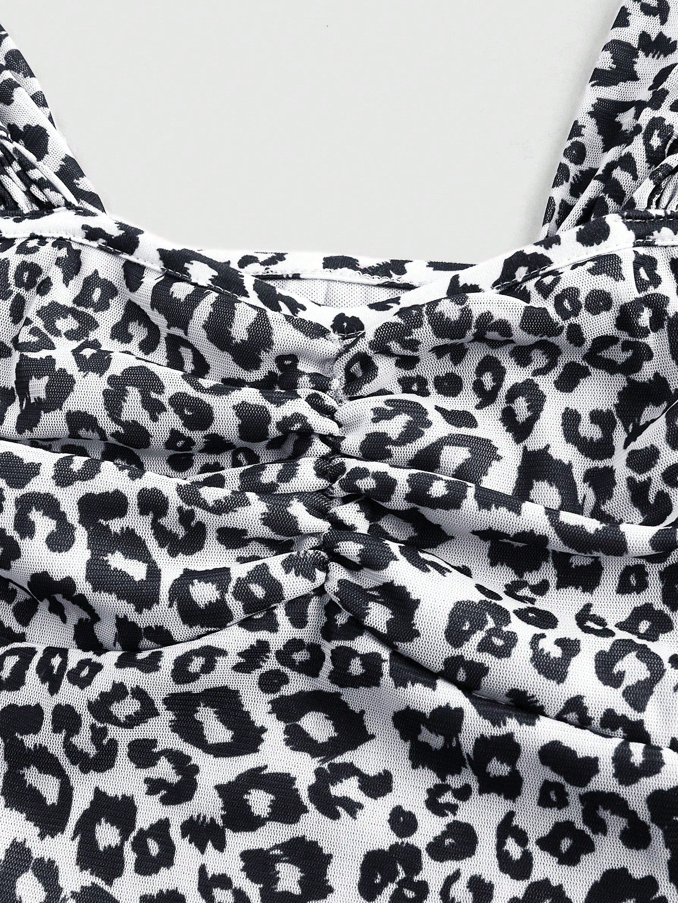 ROMWE J-Fashion Top de malla elástico ajustado con cuello de barco, lazo y estampado de leopardo sexy y de tendencia para mujeres maduras