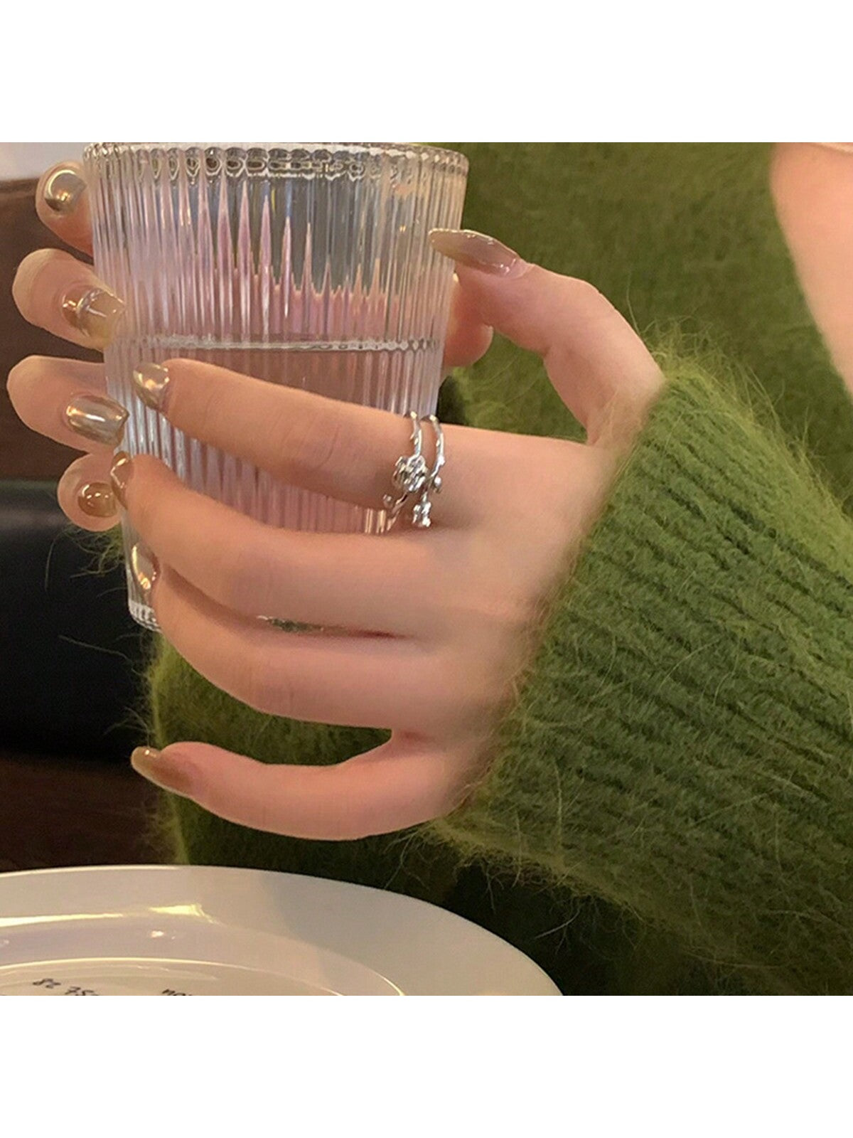 1 pieza Anillo ajustable con forma de rosa de la flor de camelia con espinas, estilo corazón, diseño original, para mujeres, anillos a juego para hermanas, San Valentín