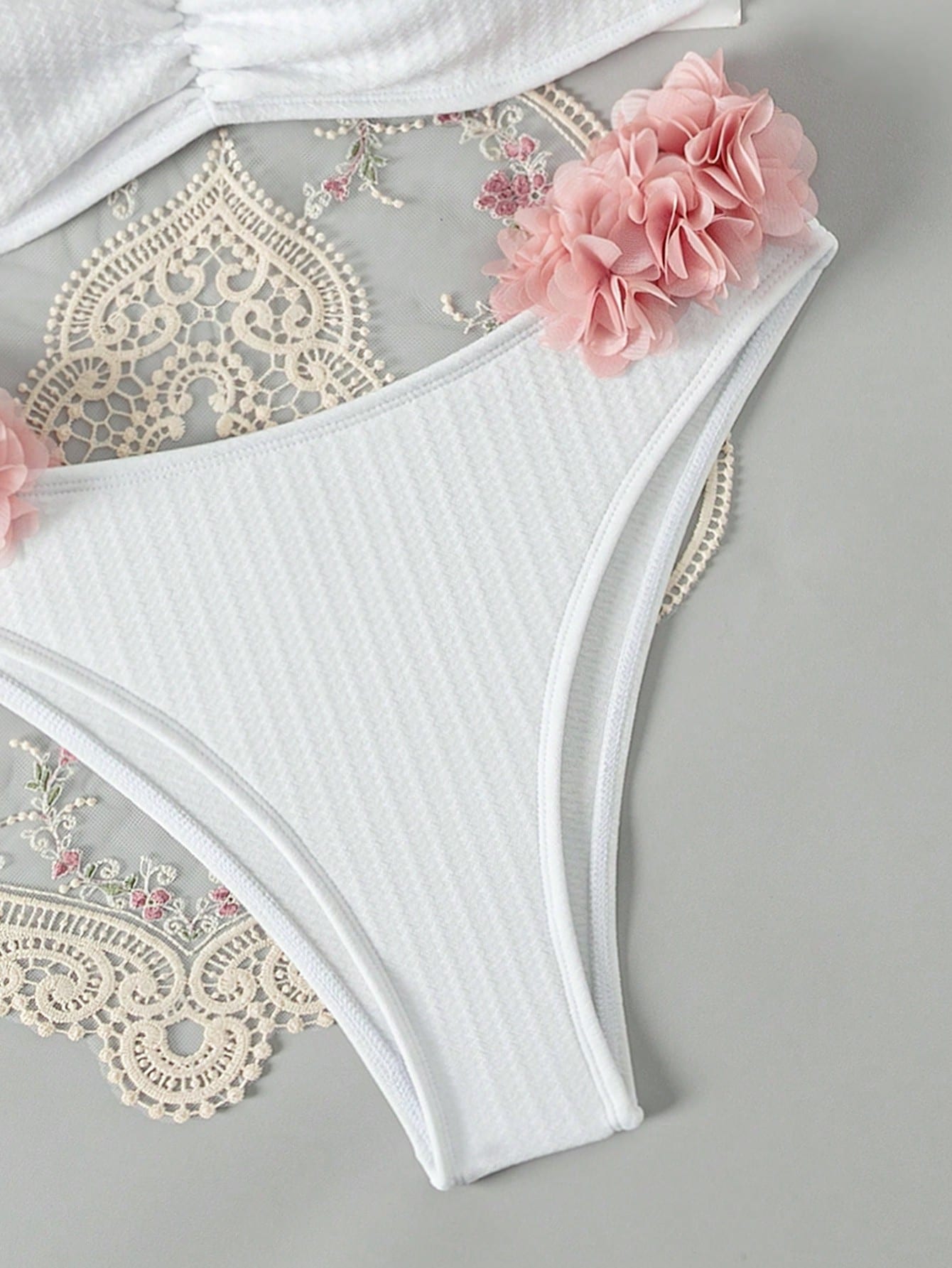 SHEIN Swim Conjunto de bikini con cubrecosturas de contraste y estampado floral para mujer, ideal para el verano y la playa