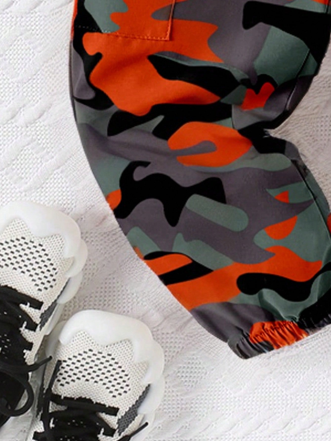 SHEIN Pantalones jogger informales con cintura con cordón y estampado de camuflaje para niña joven, temporada de otoño