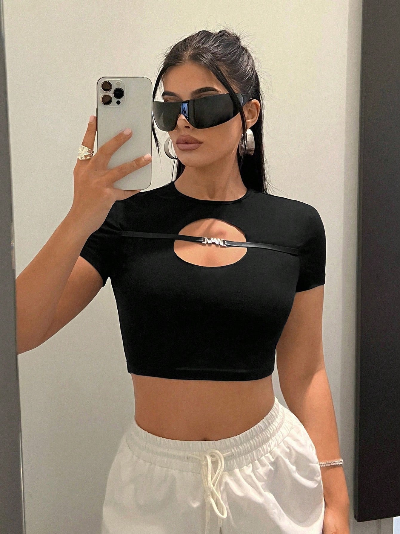 SHEIN ICON Camiseta crop con abertura delantera