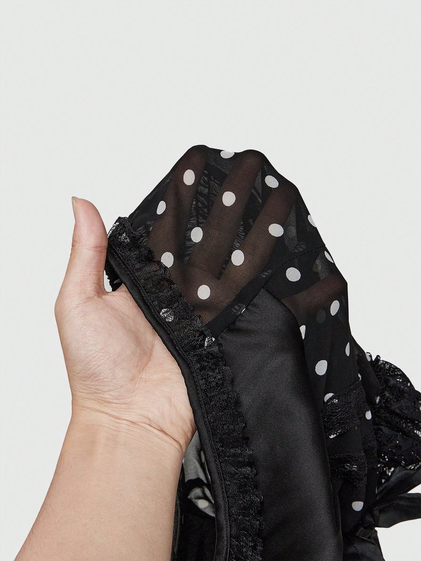 ROMWE Kawaii Camiseta de tirantes con volante y detalles de encaje a lunares, con lazo decorativo estilo princesa