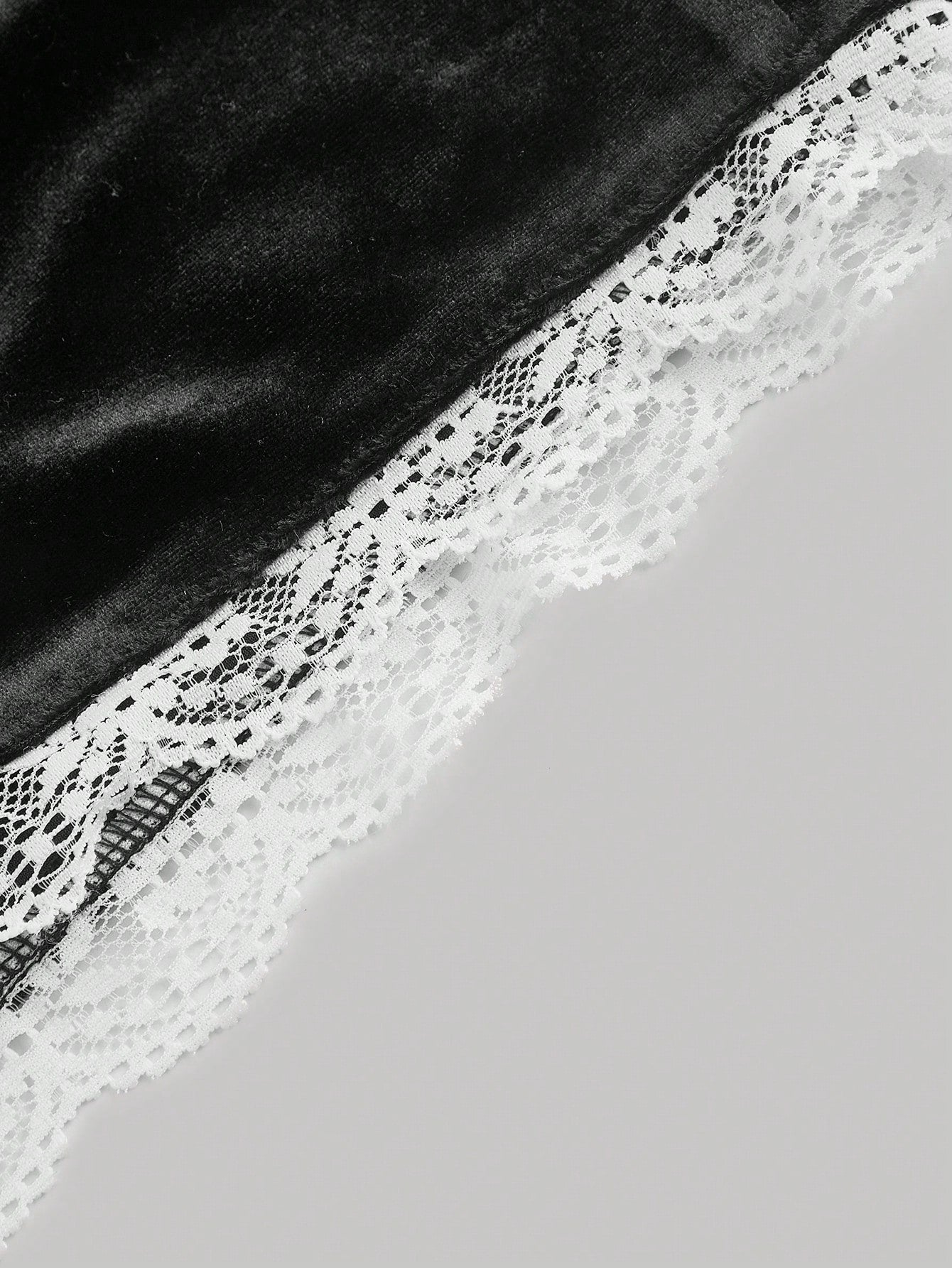 SHEIN MOD Camiseta de manga larga con cuello cuadrado de terciopelo negro para mujer, camiseta de invierno, camiseta "Old Money", estilo "Old Money" para mujer, atuendos de rave de festival, top de cuello cuadrado