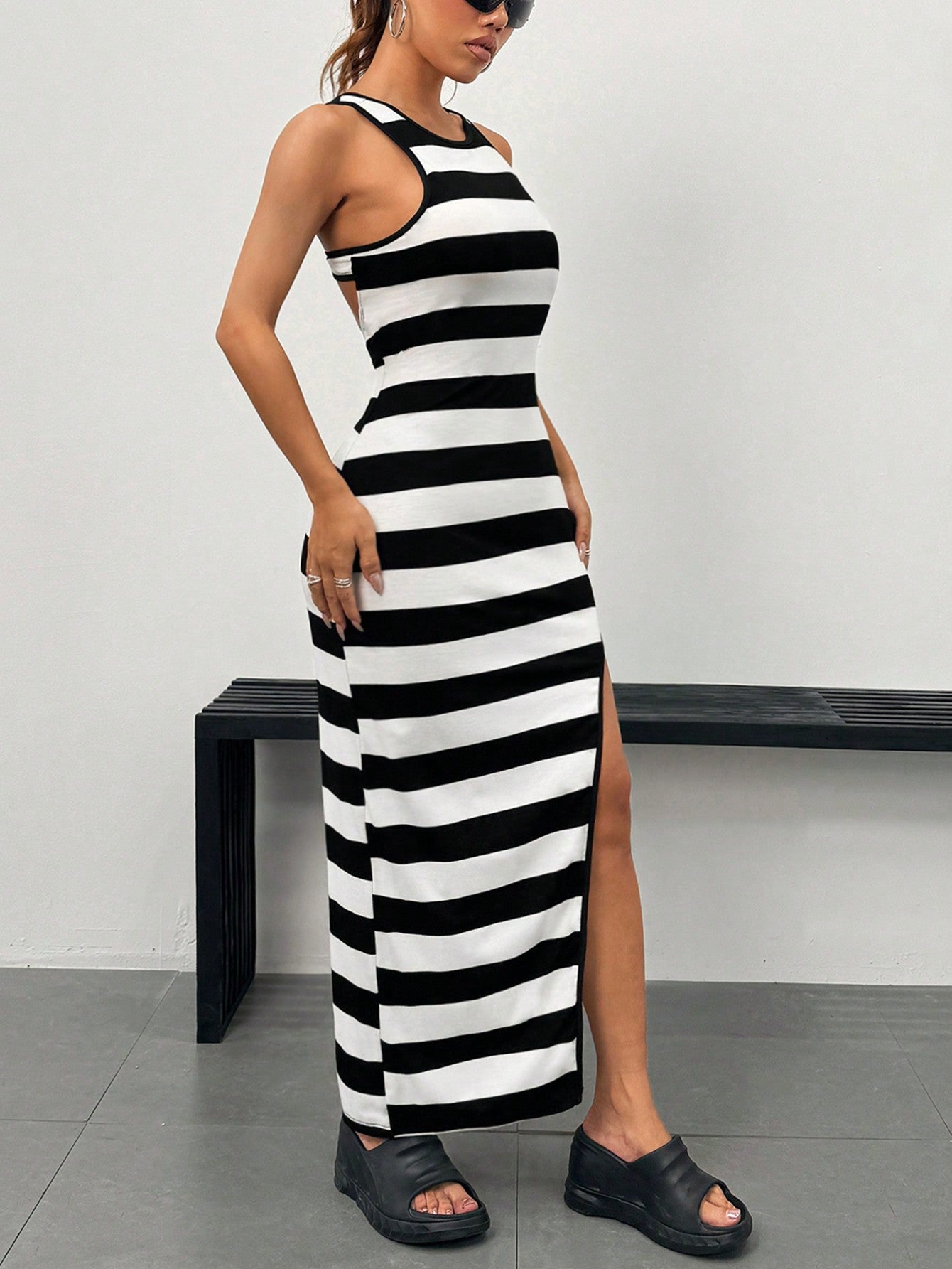 SHEIN EZwear Vestido de verano largo y sin mangas con rayas de bloques de color para mujer con ajuste ceñido y aberturas laterales
