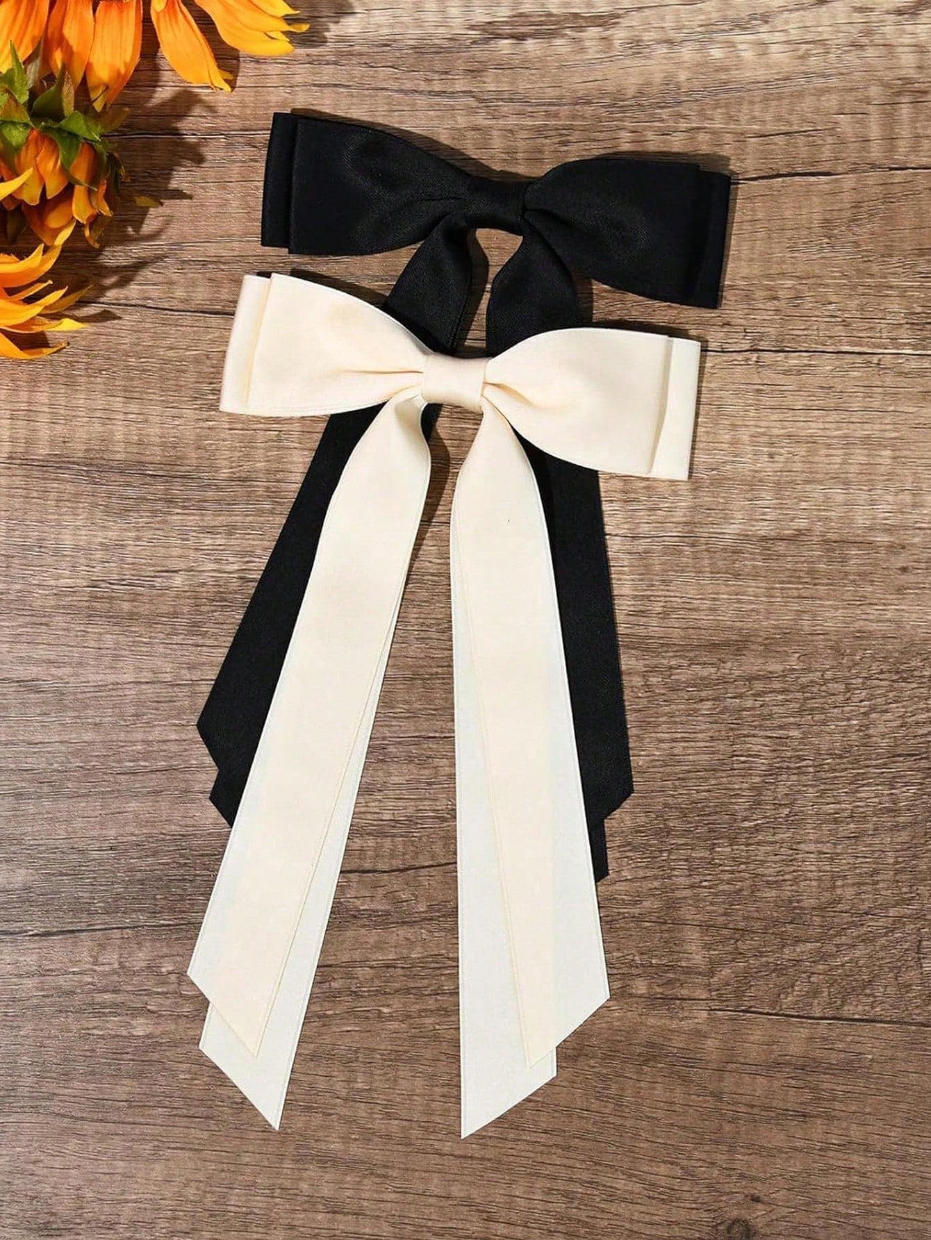 Set de 4 broches de pelo de satén negro, blanco y rojo con lazo, accesorios de pelo elegantes y versátiles de alta gama, adecuados para el uso diario, ir al trabajo, casual, fiestas, lavarse la cara