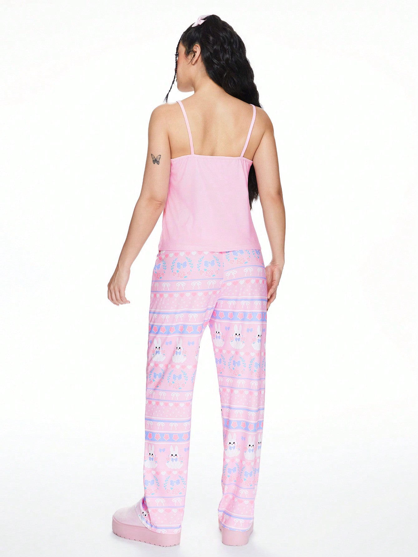 ROMWE Kawaii Conjunto de pijama informal de camiseta y pantalón corto con estampado de conejito Kawaii, rosa, corazón y lazo