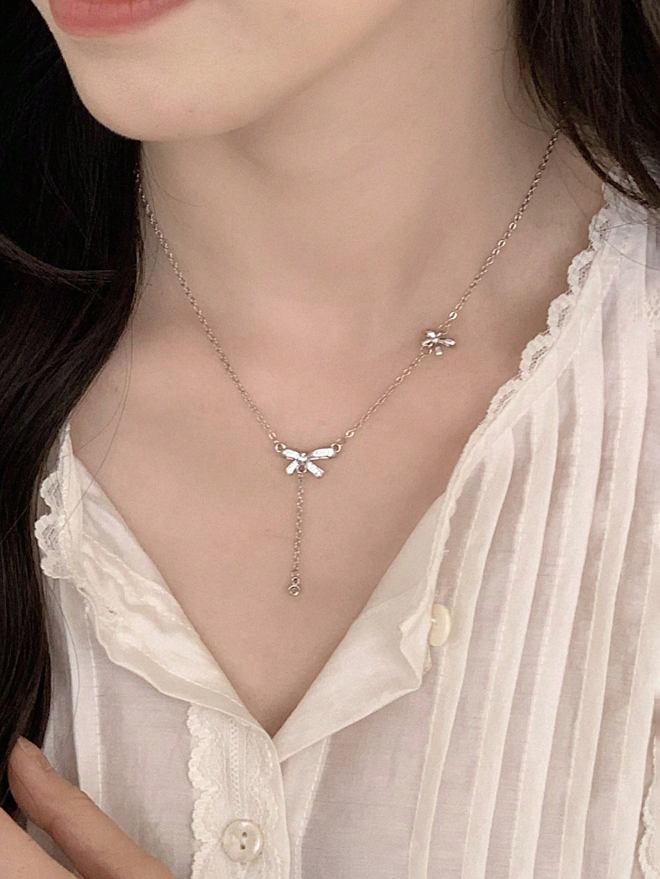 DAZY Collar colgante de lujo y moda con detalle de lazo de estrás en forma de gota de agua que combina con todos los atuendos