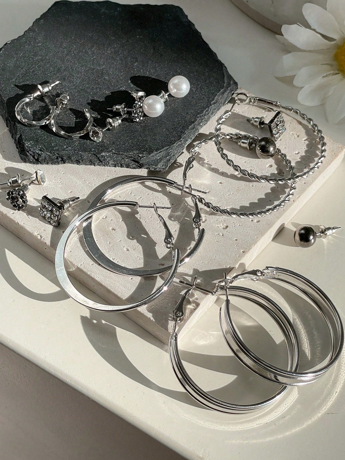 DAZY Conjunto De 9 Pendientes Elegantes De Perlas Sintéticas Y Diamantes De Imitación Para Mujeres