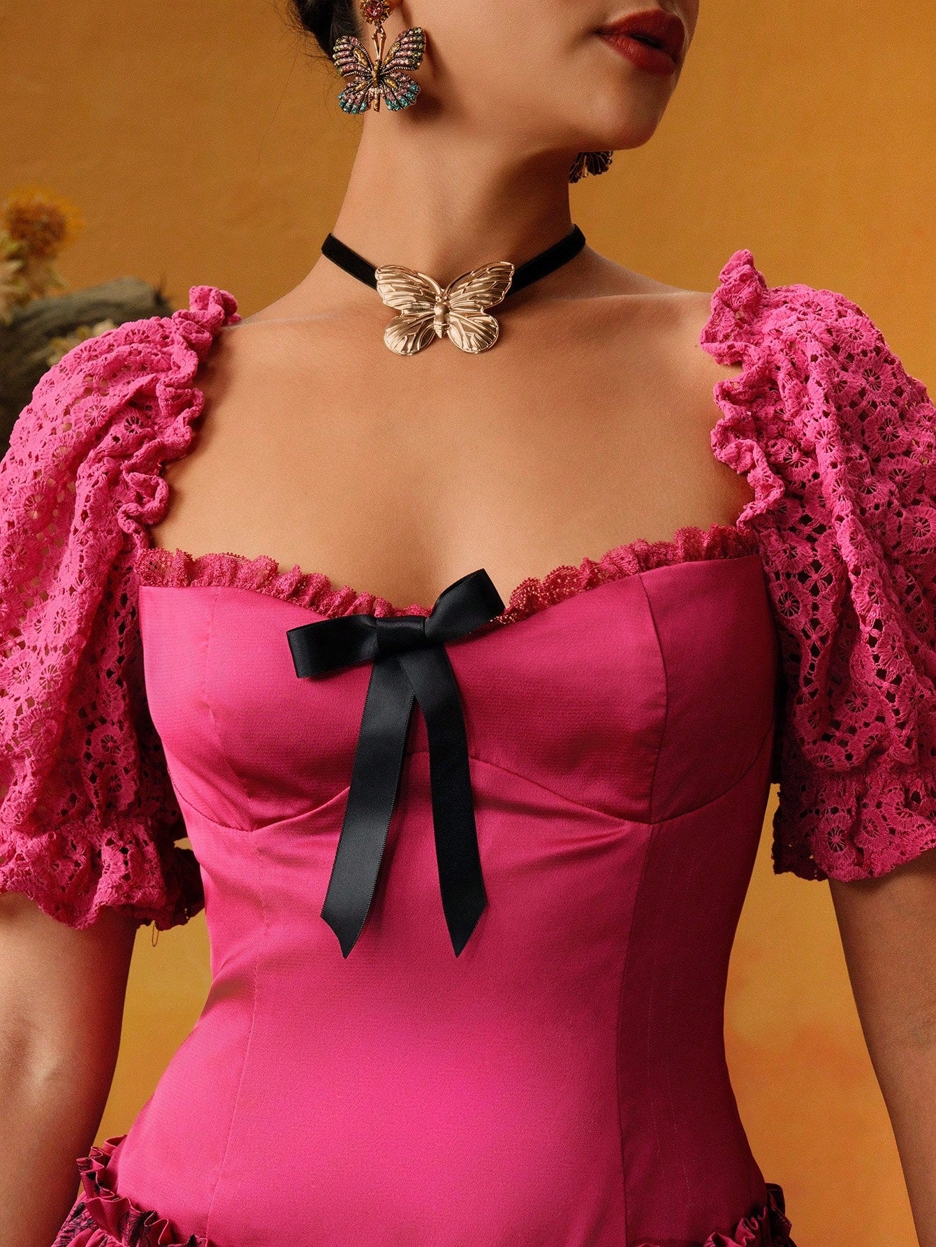 Frida Kahlo X SHEIN X Designer VALERIA GALIPOLI Vestido mini con cuello de corazón, mangas de globo de encaje, volantes multicapa en el dobladillo, vestido elegante de verano